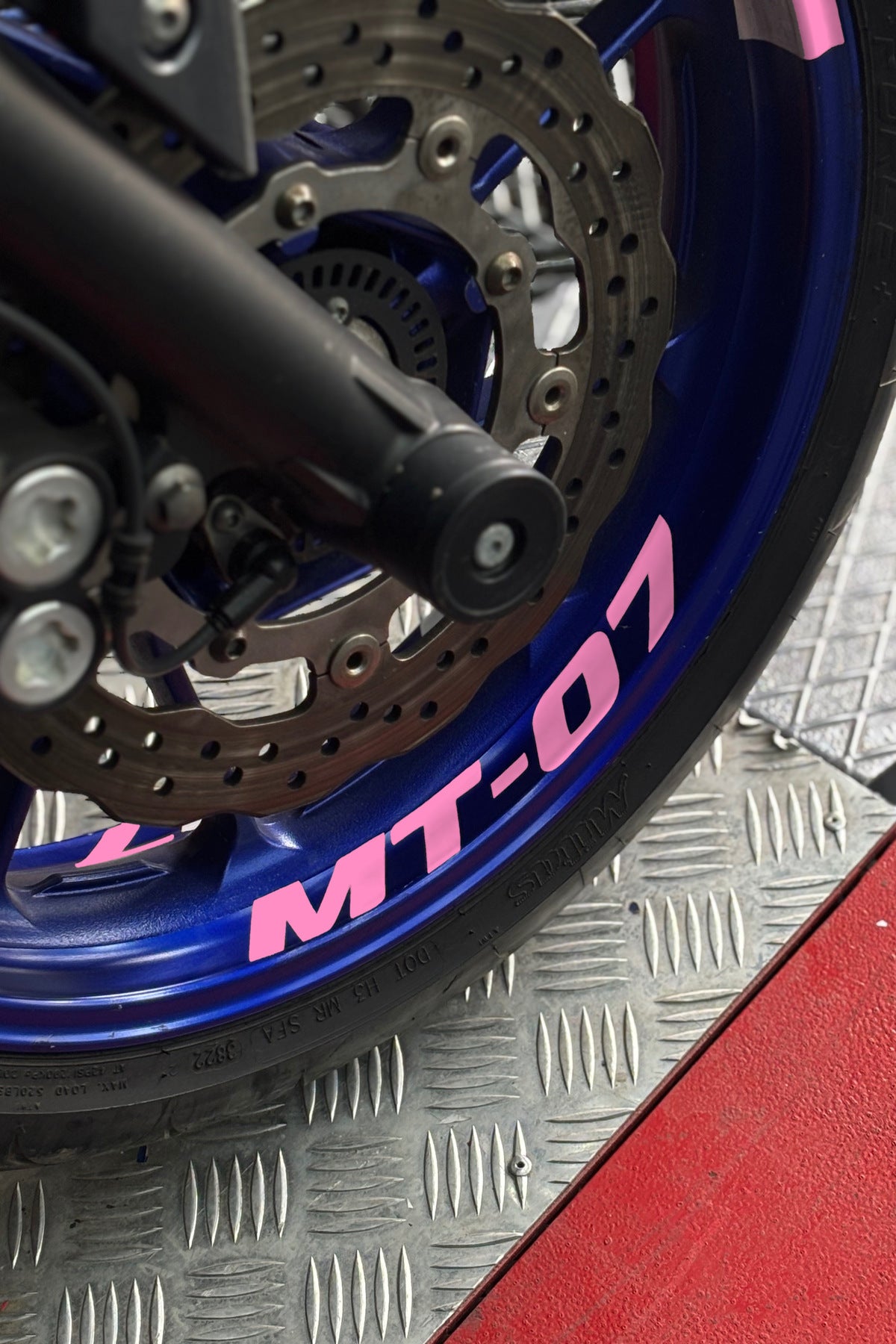Yamaha MT-07 için Jant içi MT-07 Yazı Sticker Etiket ( 4 Adet) (Tüm Yıllara Uyumlu)