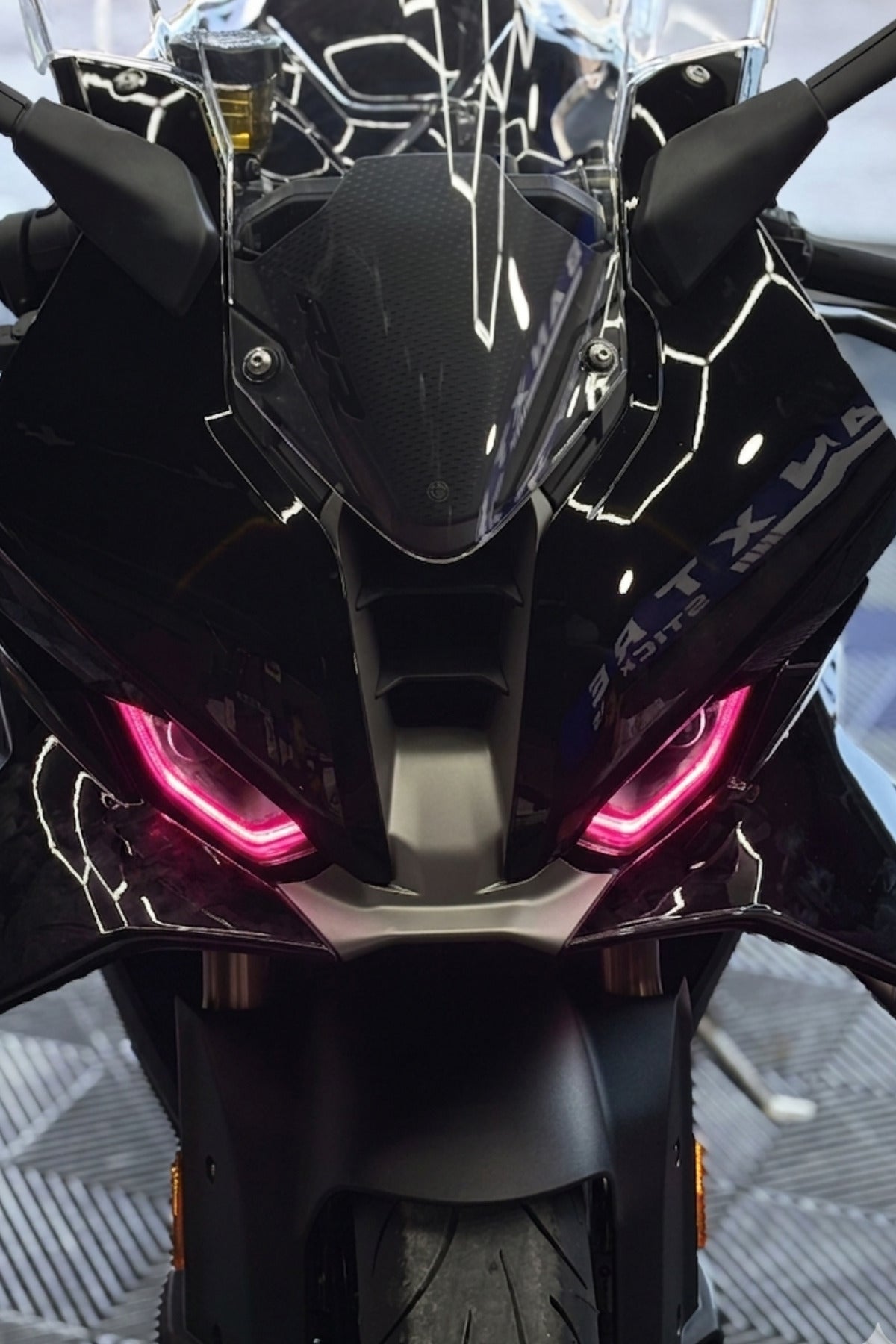 BMW S1000RR Motosiklet için Gündüz Ledi Hazır Kesim Renkli Far Filmi Sticker