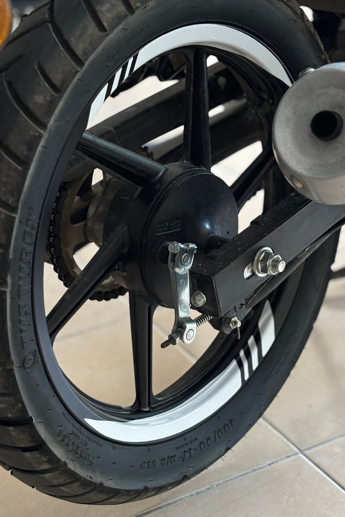 Motor ve Motosiklet için Kalın Kesikli Universal Tüm Jantlara Uyumlu Jant Şeridi (8 Parça)