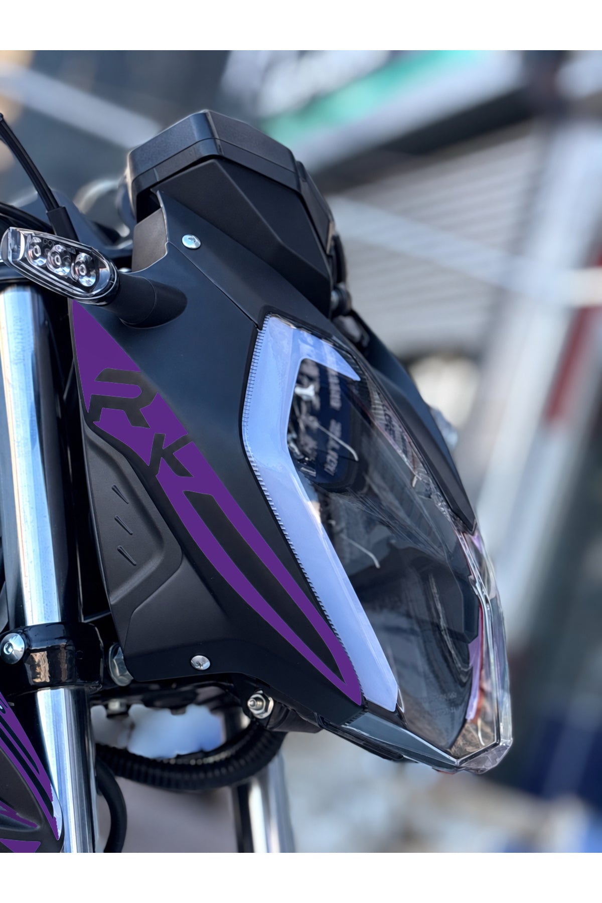 RKS RK125 için RK yazılı Far Kaşı Dekor Sticker (Sağ ve Sol )