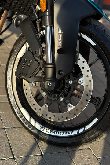 CFMOTO Grubu için Beyaz Renk 8 Parça Jant Şeridi Sticker Seti