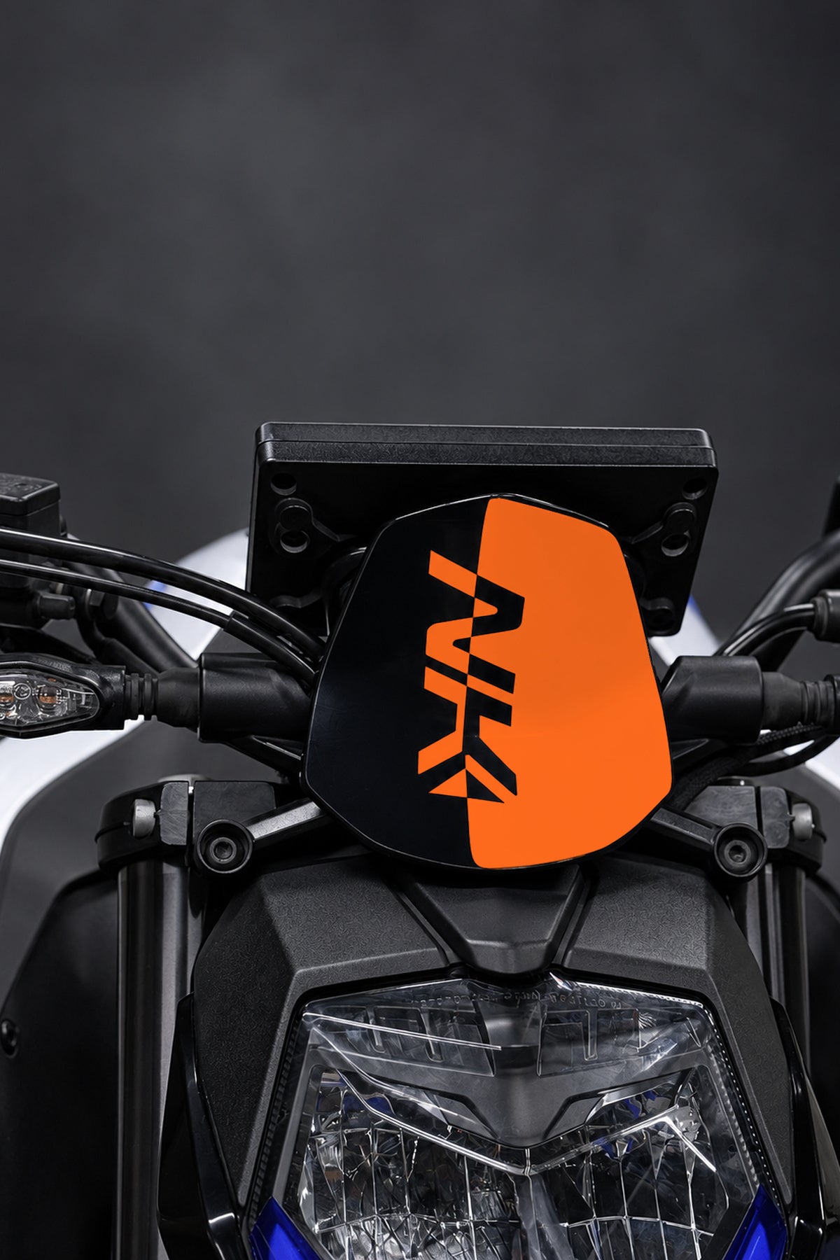 CFMOTO NK250 için Siperlik için NK Yazılı Kafa Detay Sticker (1 Adet)