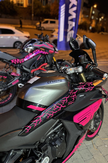 Motor ve Kask için Tüm Motorlara Uyumlu Pembe Yıldırım Şimşek Sticker (32'lİ)