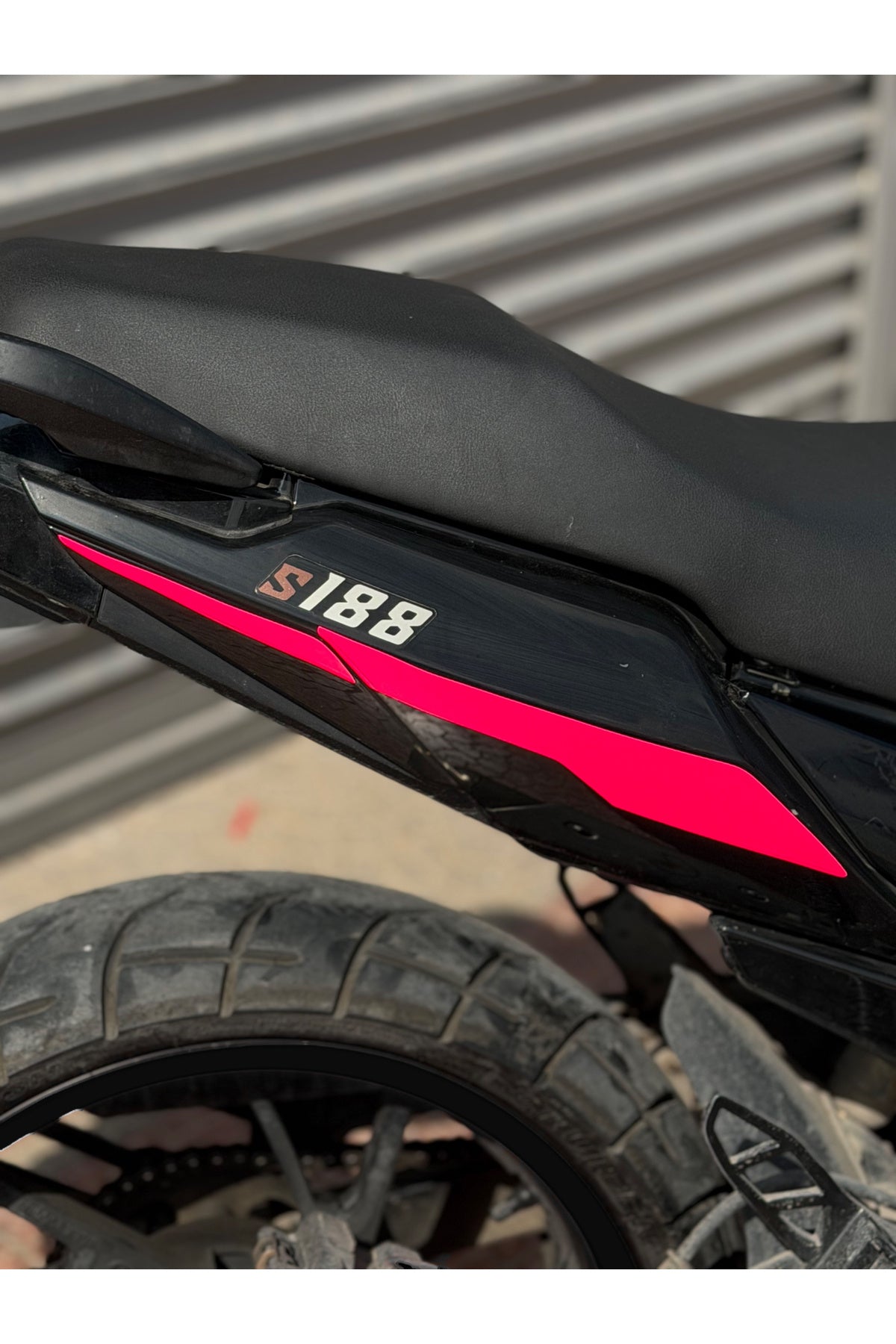 Falcon Salvador S188 için Arka Kuyruk Orijinal Renk Değişim Sticker