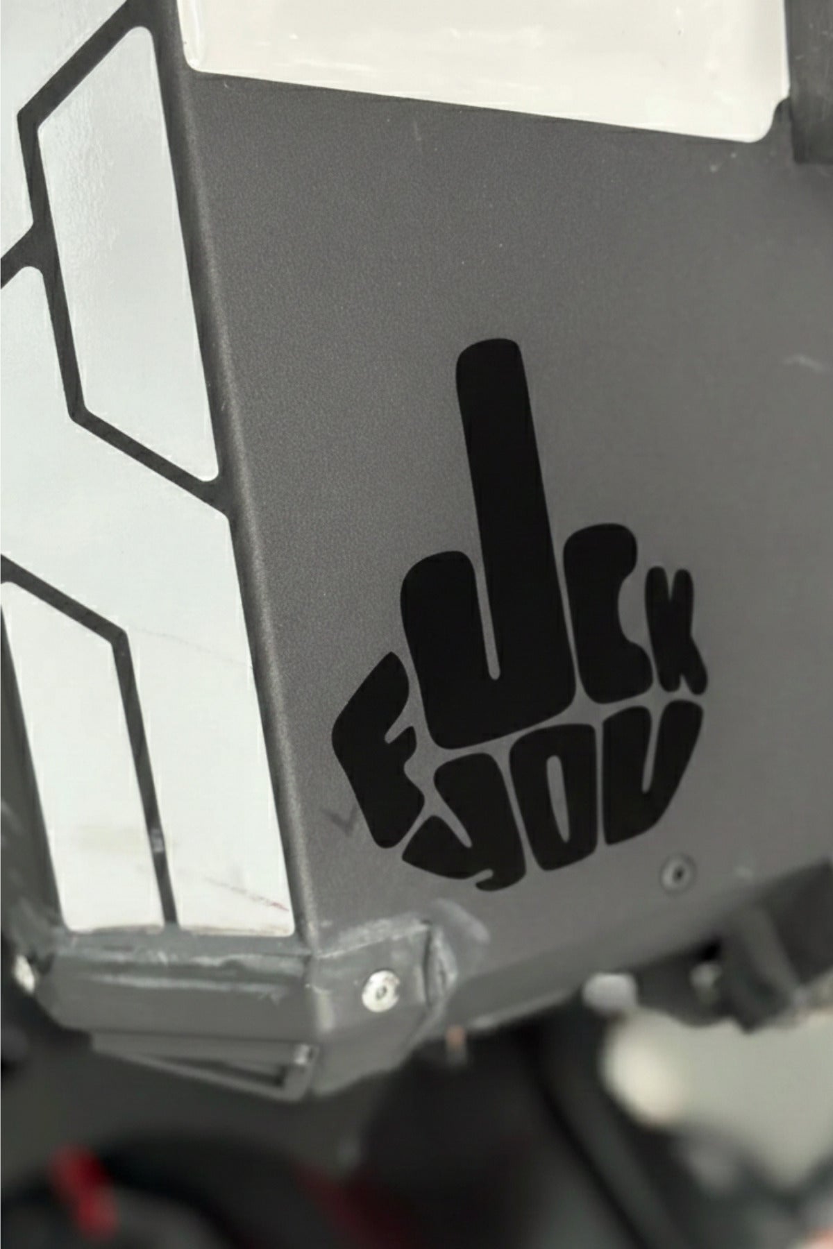 Motor-Araba-Kask için Siyah FCK You Orta Parmak Sticker Etiket (11CMx9CM)