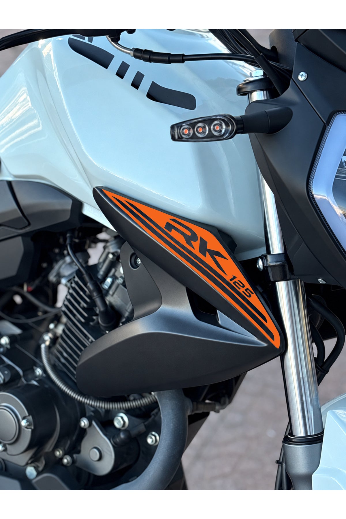 RKS RK125 için Yan Drenajlara Uyumlu RK 125 Sticker Etiket (Sağ ve Sol)