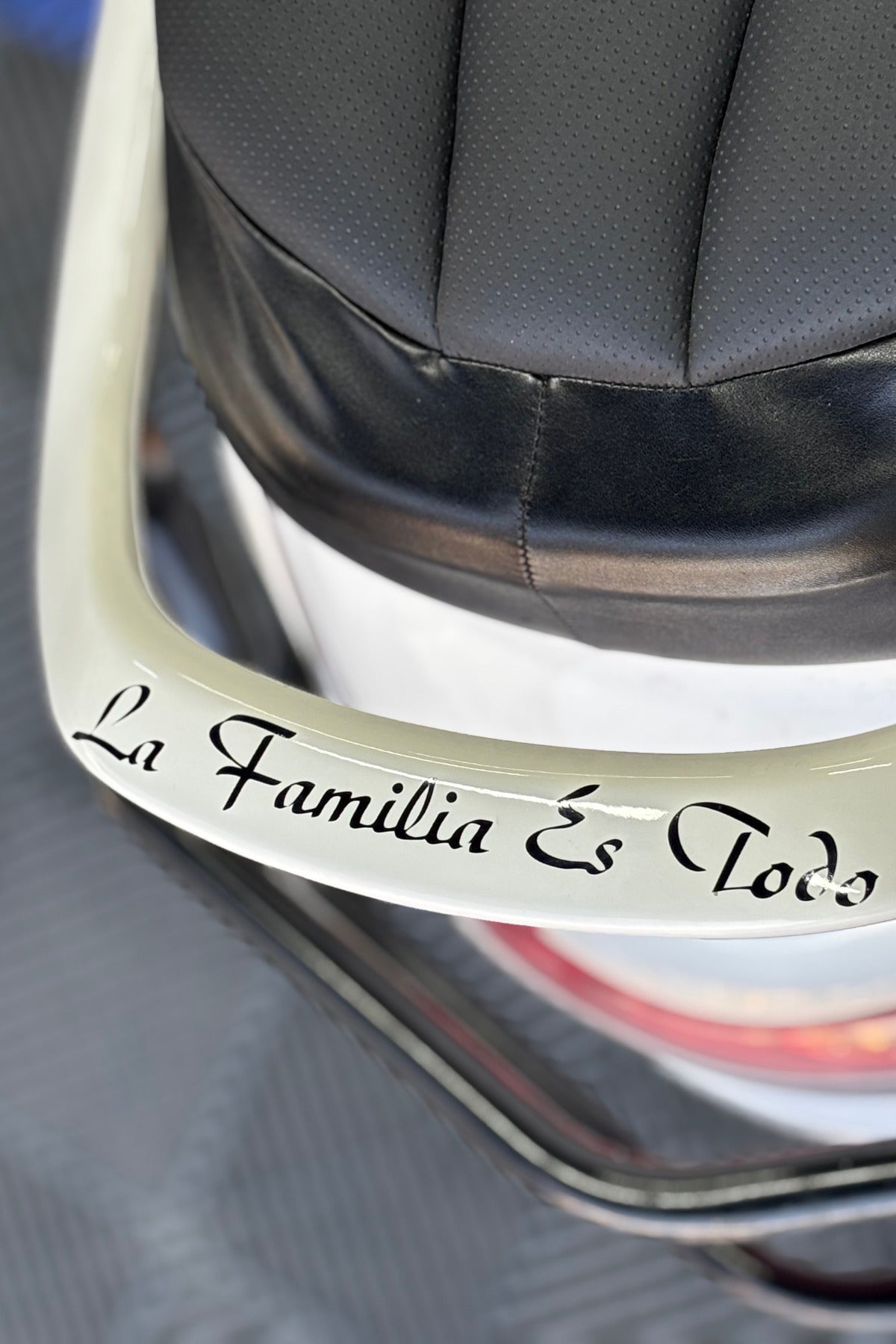 Motor-Araba ve Kask için La Familia Es Todo (Aile Her Şeydir) Sticker Etiket (20CM)