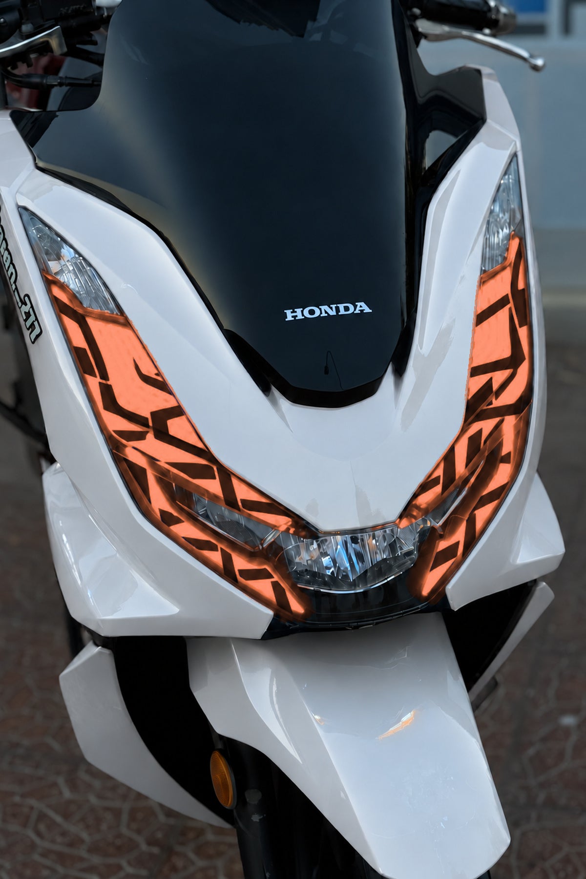 Honda PCX Geniş Kalıp Tribal Dövme Desenli Far Filmi Far Tasarım Sticker (2021-2022-2023-2024 Uyumlu)