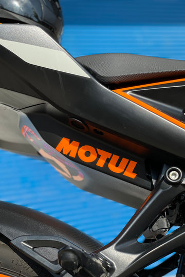 Araba-Kask-Motor için Orafol Neon Turuncu Motul Sticker Etiket 12CMx4CM (1 Adet)