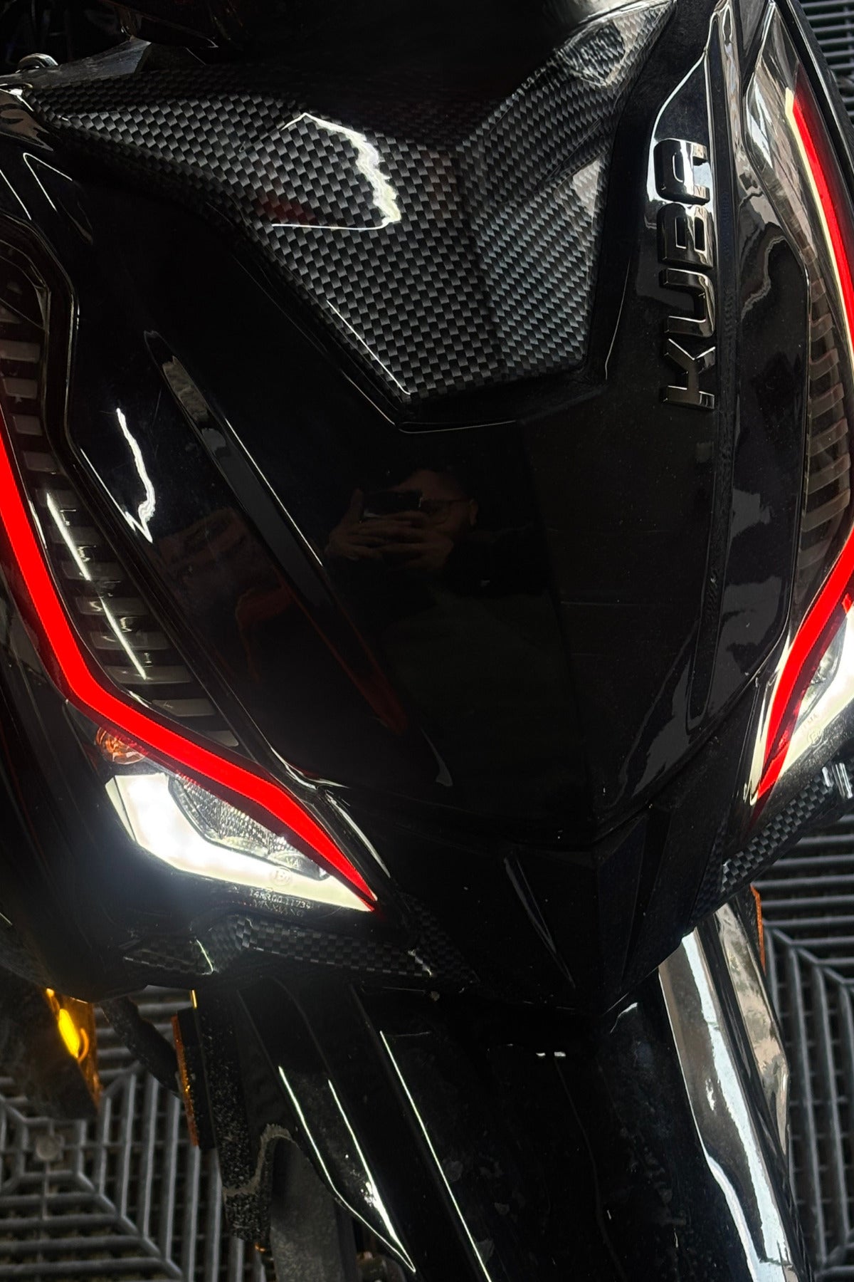 Kuba Crystal 50CC Motosiklet için Far Tasarım Gündüz Ledi için Far Sticker Etiket(Sağ ve Sol)