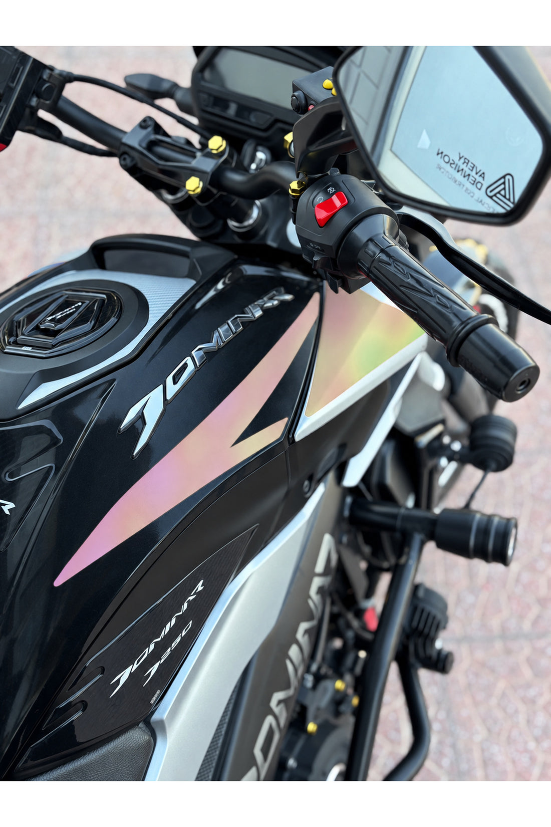 Dominar 250/400 için Depo için Ön Orijinal stickerlar (Sağ ve Sol Toplam 4 Parçadır)