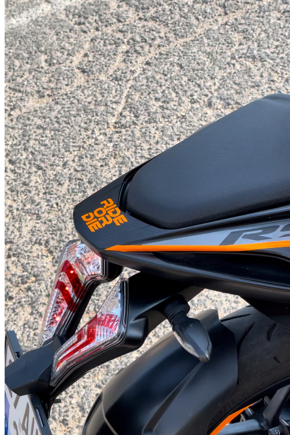 Vizör-Kask-Motor için Orafol Neon Turuncu Ride Or Die Sticker Etiket (1 Adet)