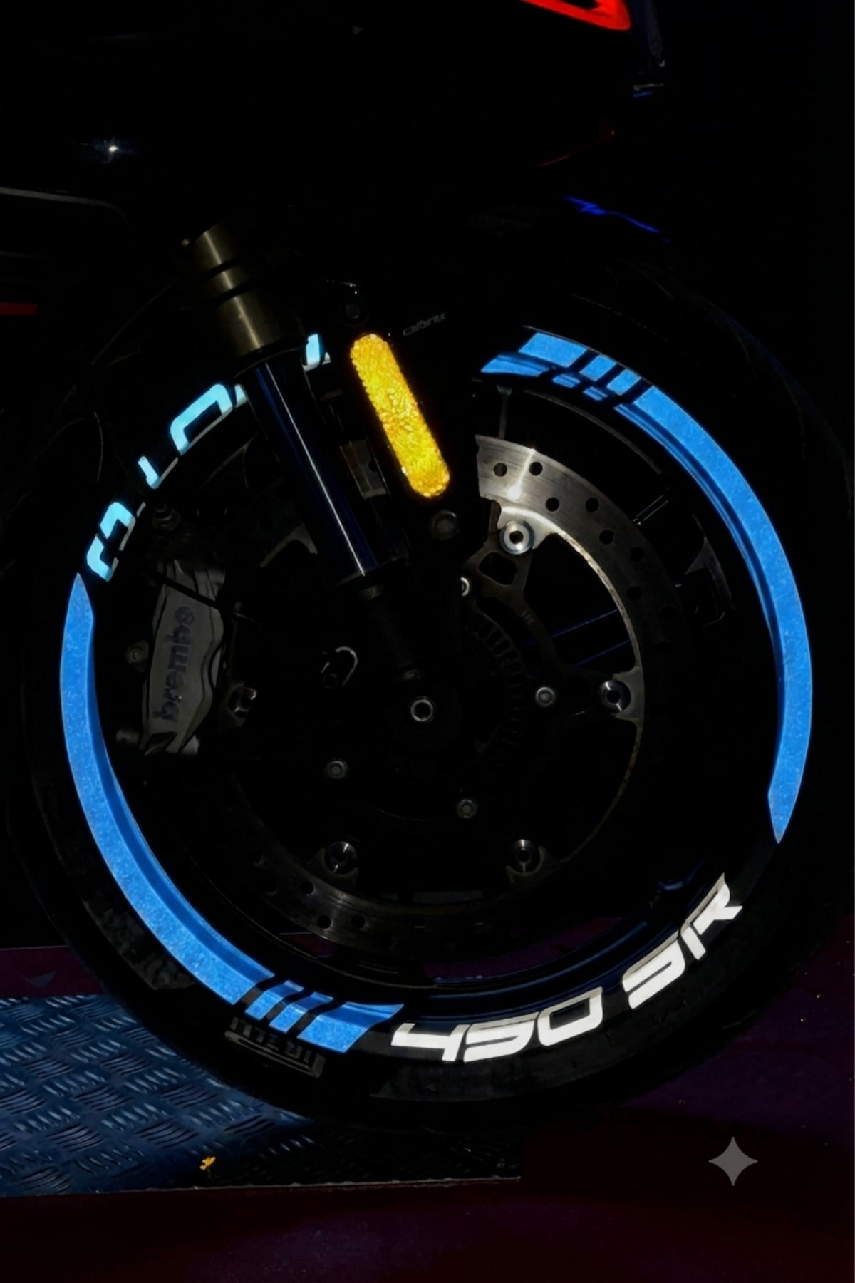 CFMOTO 450SR için Kalın Kesikli+Yazılı Jant Şeridi Sticker Seti (4 Janta Yeter)