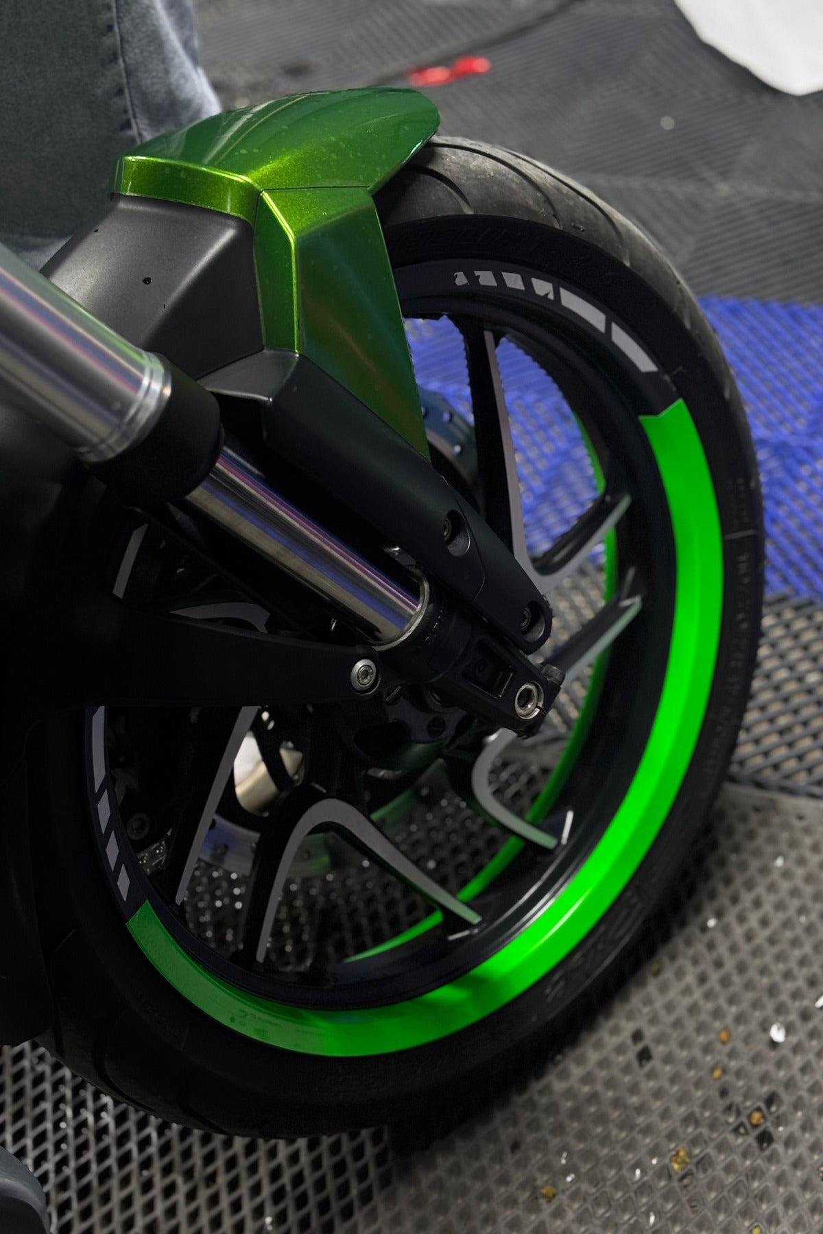 Motosiklet Jantı için 17 Inch Tüm Jantlara Uyumlu Neon Yeşil Yarım Jant Şeridi (4 Adet)