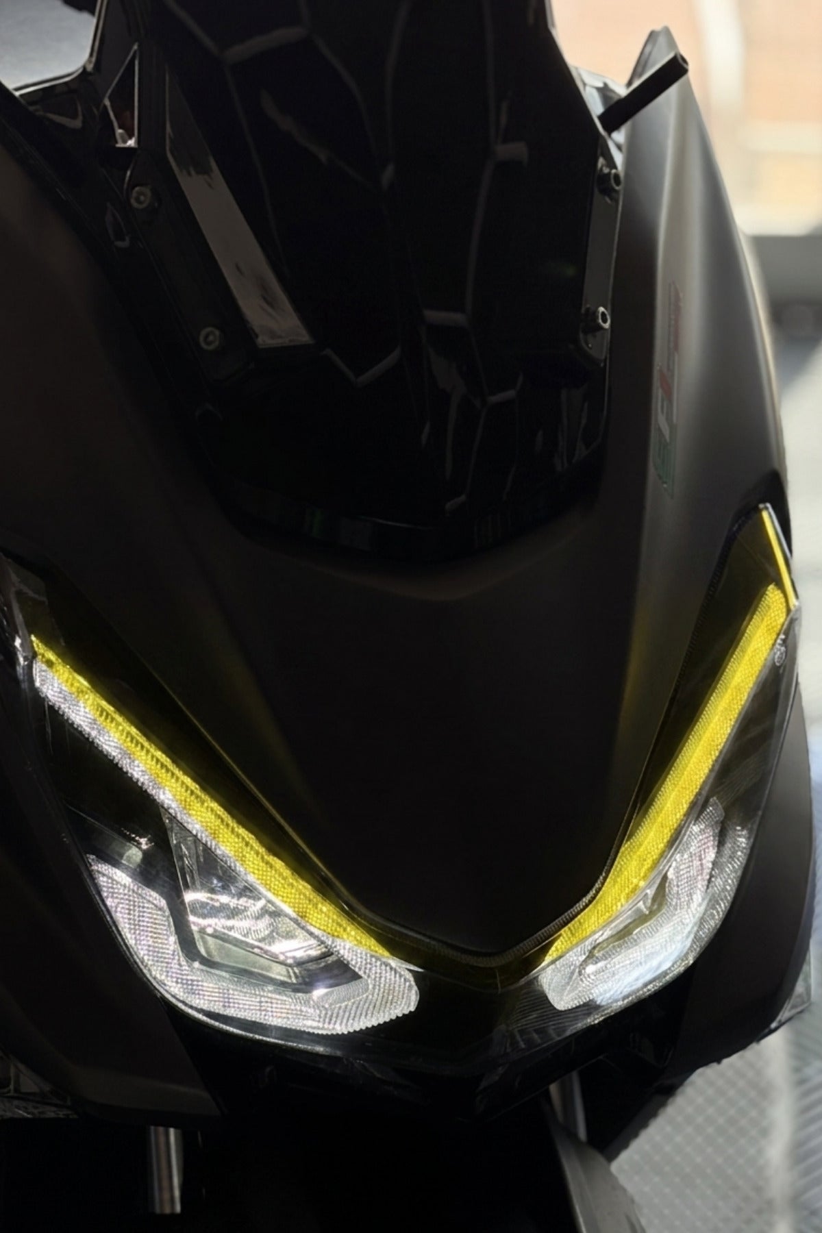 Kuba Newlight 125 için Far Renklendirme Far Tasarım Film Etiket Sticker (2 Parçadan Oluşur)