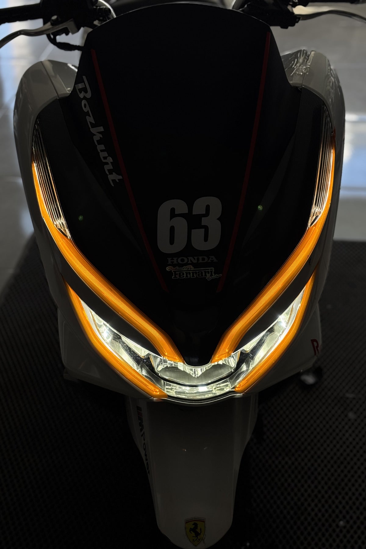 Honda PCX (2018-2020) için Far Tasarım Folyosu Sticker