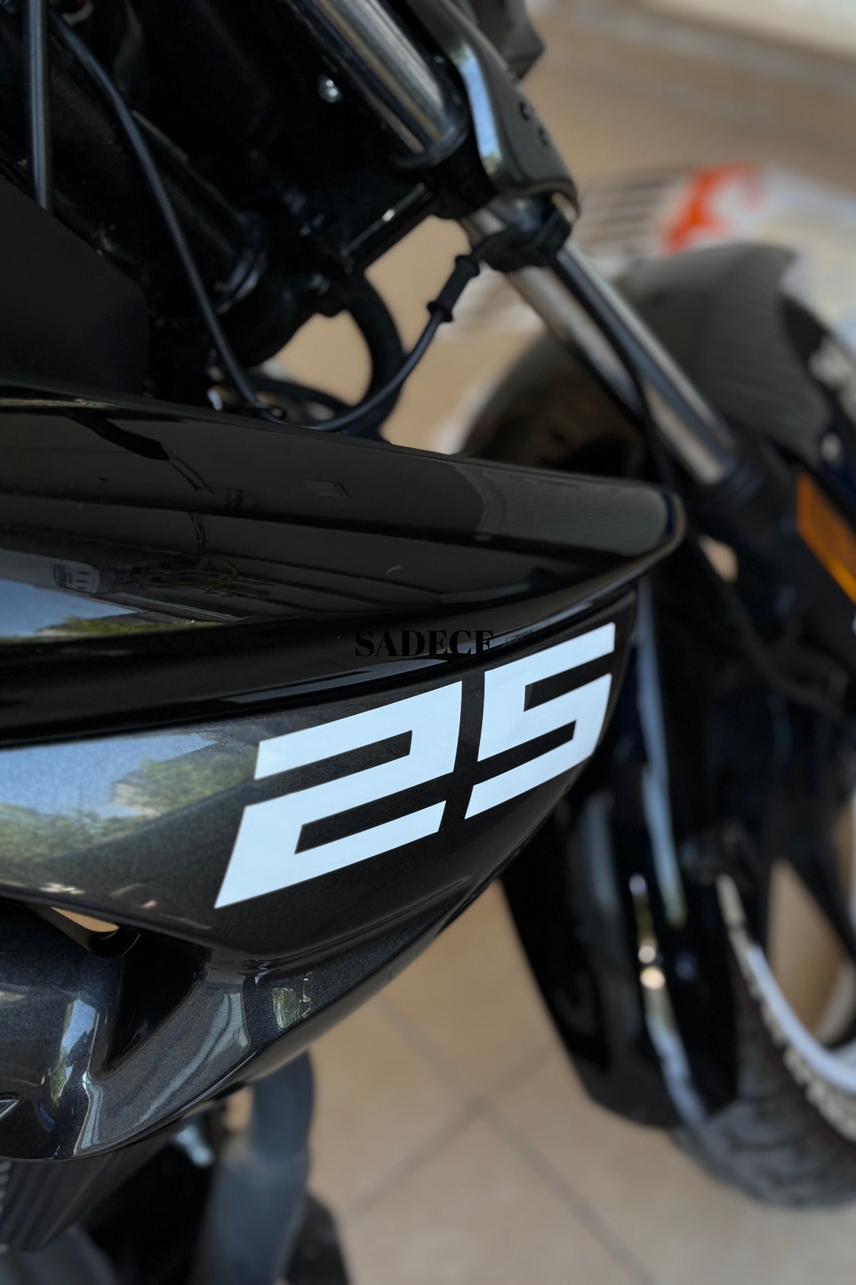 Mondial Drift-L için Beyaz Renk Yan Grenajlar için 25 Yazısı Sticker Etiket (2 Adet)