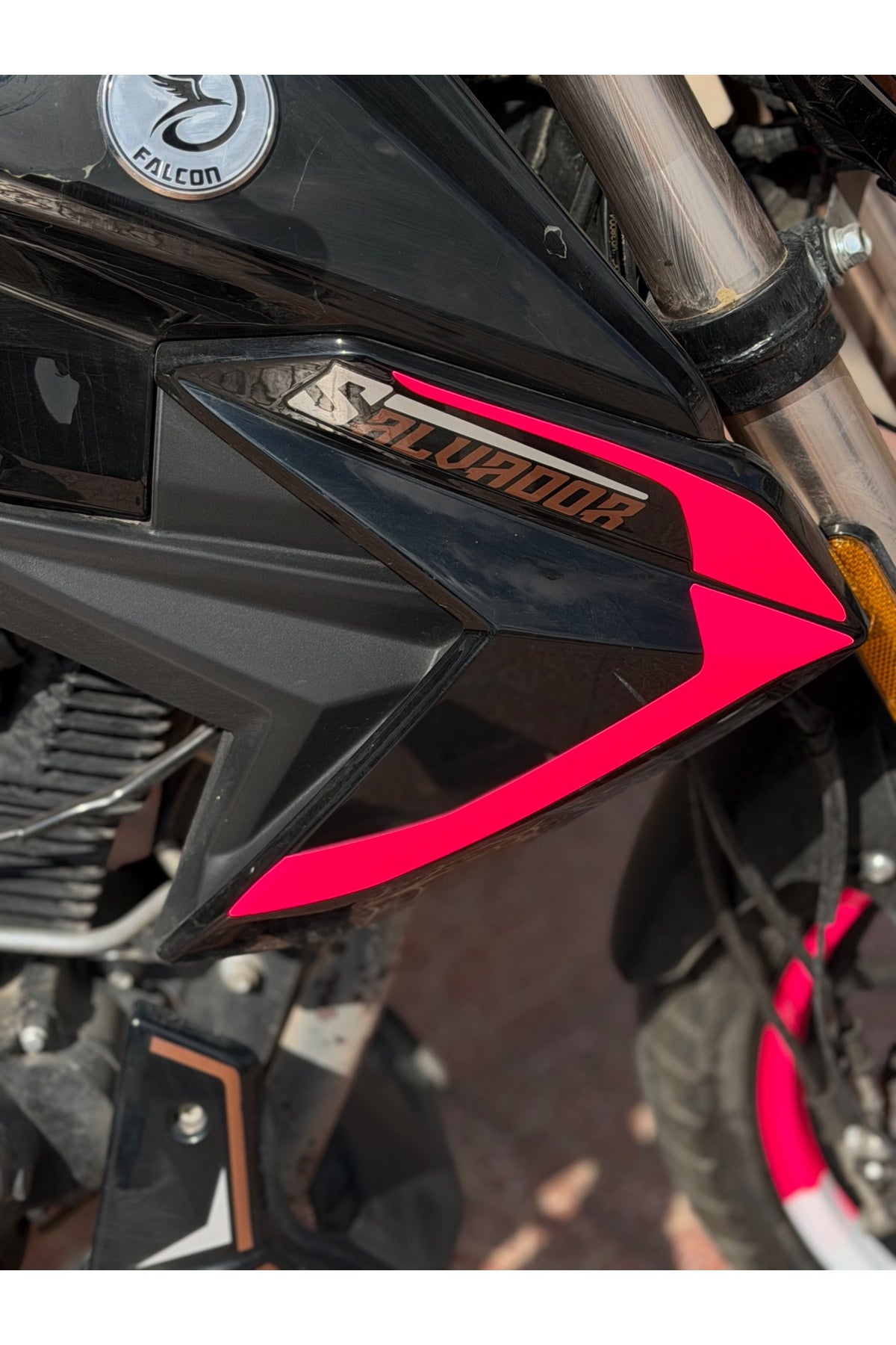 Falcon Salvador S188 Motosiklet için Ön Yan Panel Orijinal Renk Değişim Stickerları ( 4 Parça)