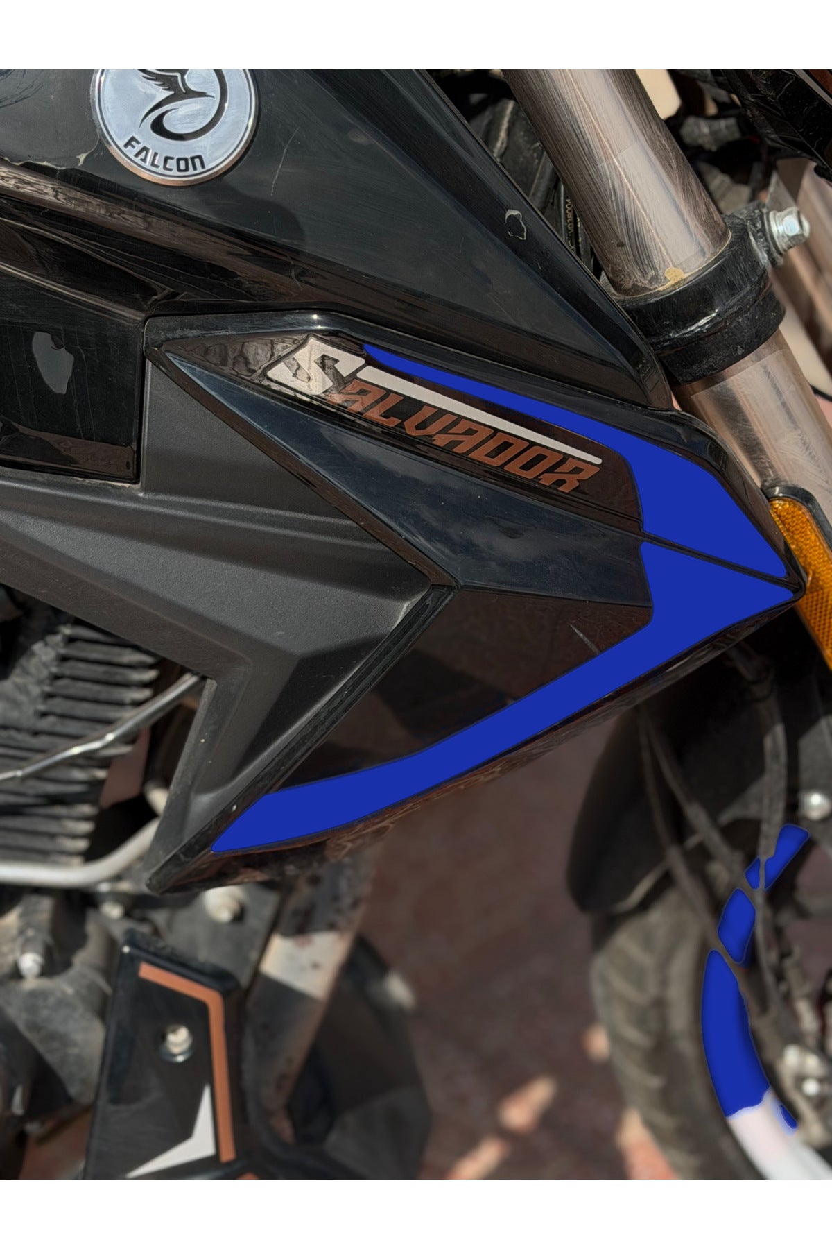 Falcon Salvador S188 Motosiklet için Ön Yan Panel Orijinal Renk Değişim Stickerları ( 4 Parça)