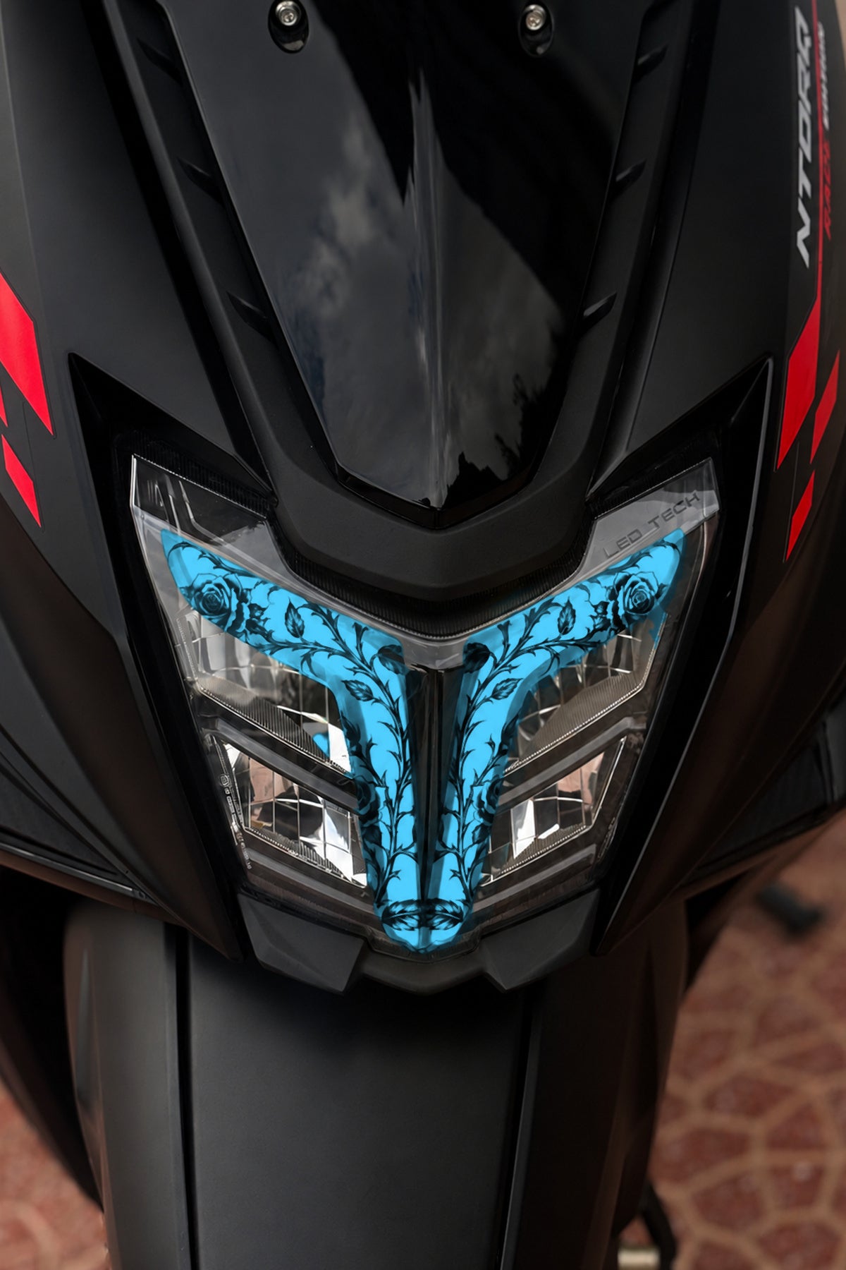 TVS Ntorq 125 için Sarmaşık Desenli Far Filmi Far Tasarım Sticker (Sağ ve Sol)