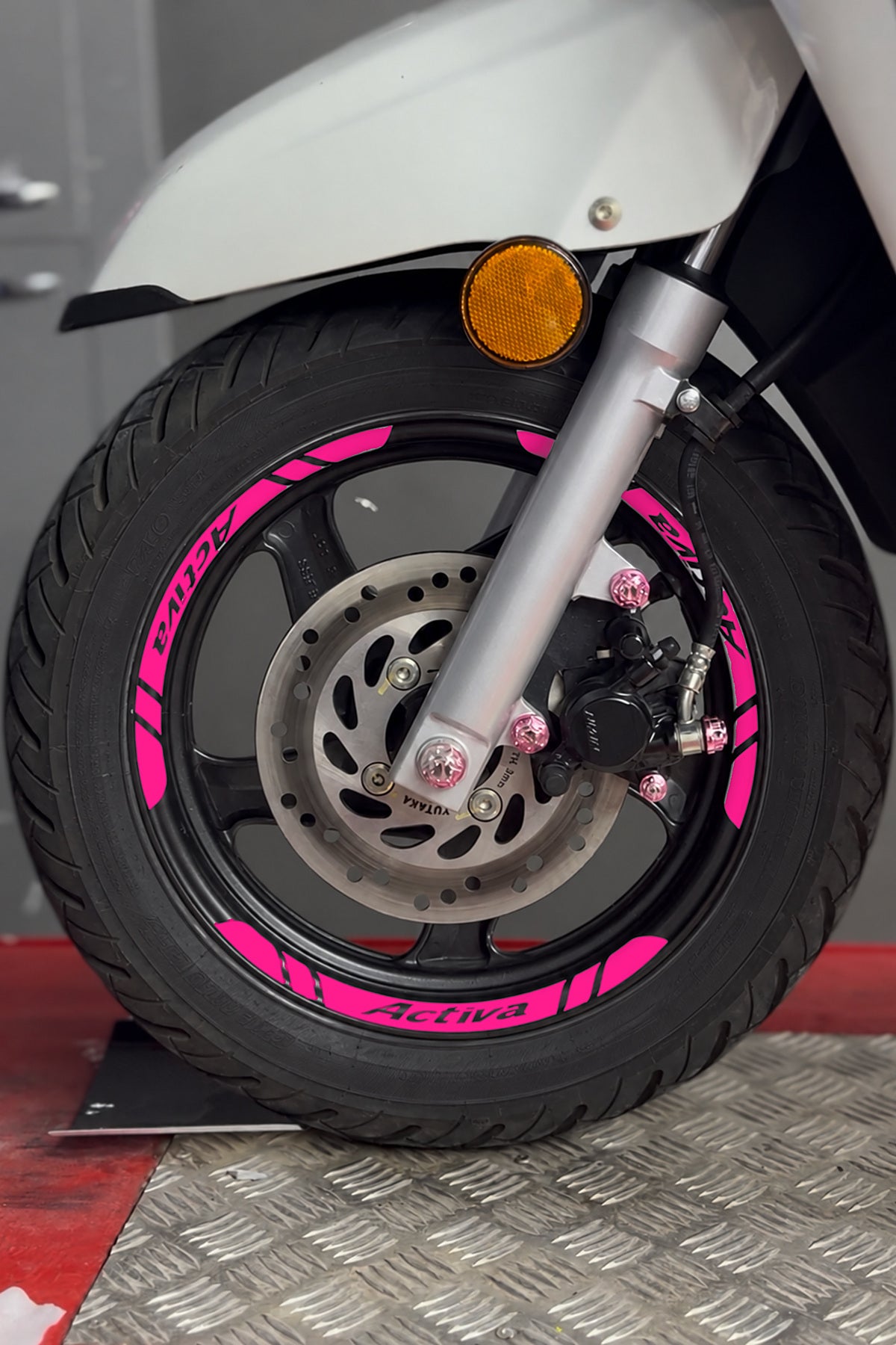 Honda Activa Scooter için Activa Yazılı 12 Parça Jant Şeridi (Ön ve Arka Yeterli)