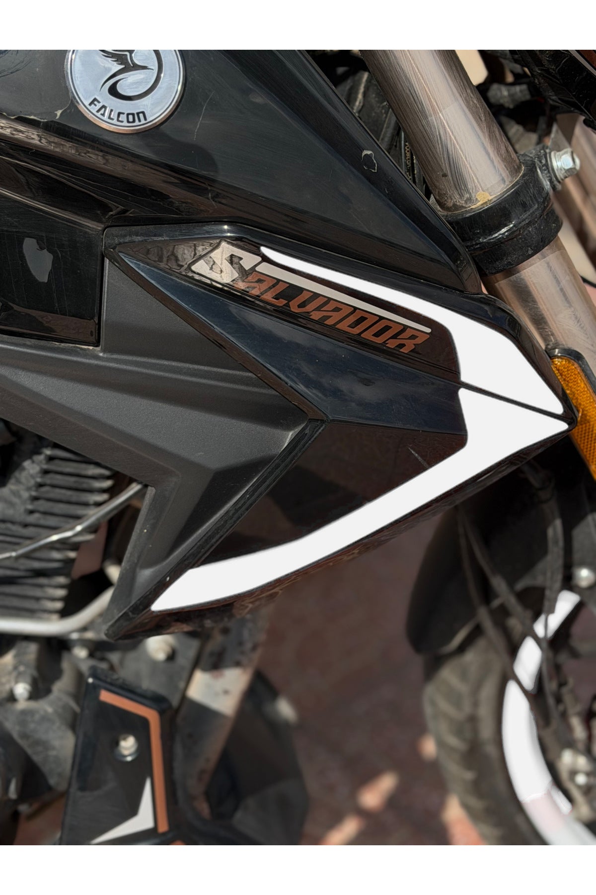 Falcon Salvador S188 Motosiklet için Ön Yan Panel Orijinal Renk Değişim Stickerları ( 4 Parça)