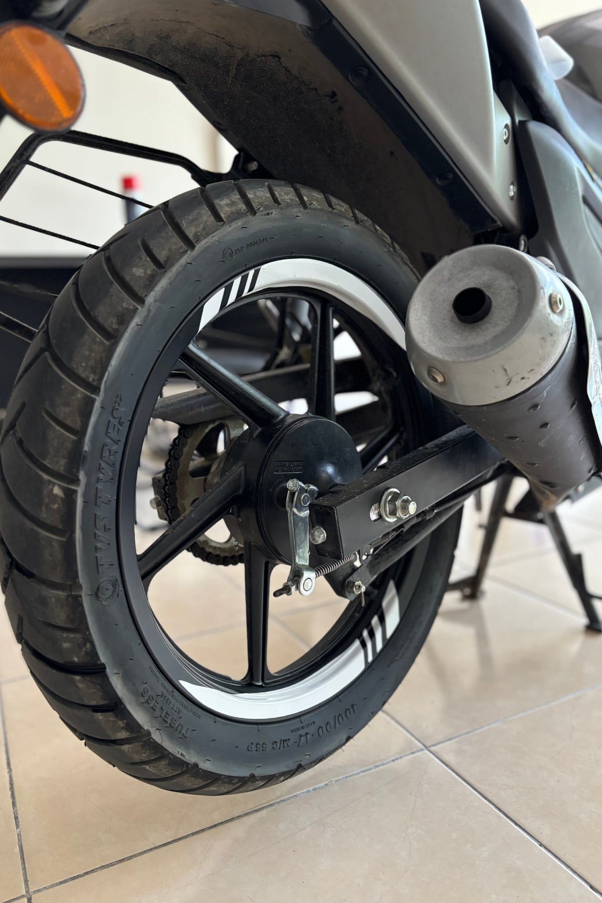 Motor ve Motosiklet için Kalın Kesikli Universal Tüm Jantlara Uyumlu Jant Şeridi (8 Parça)