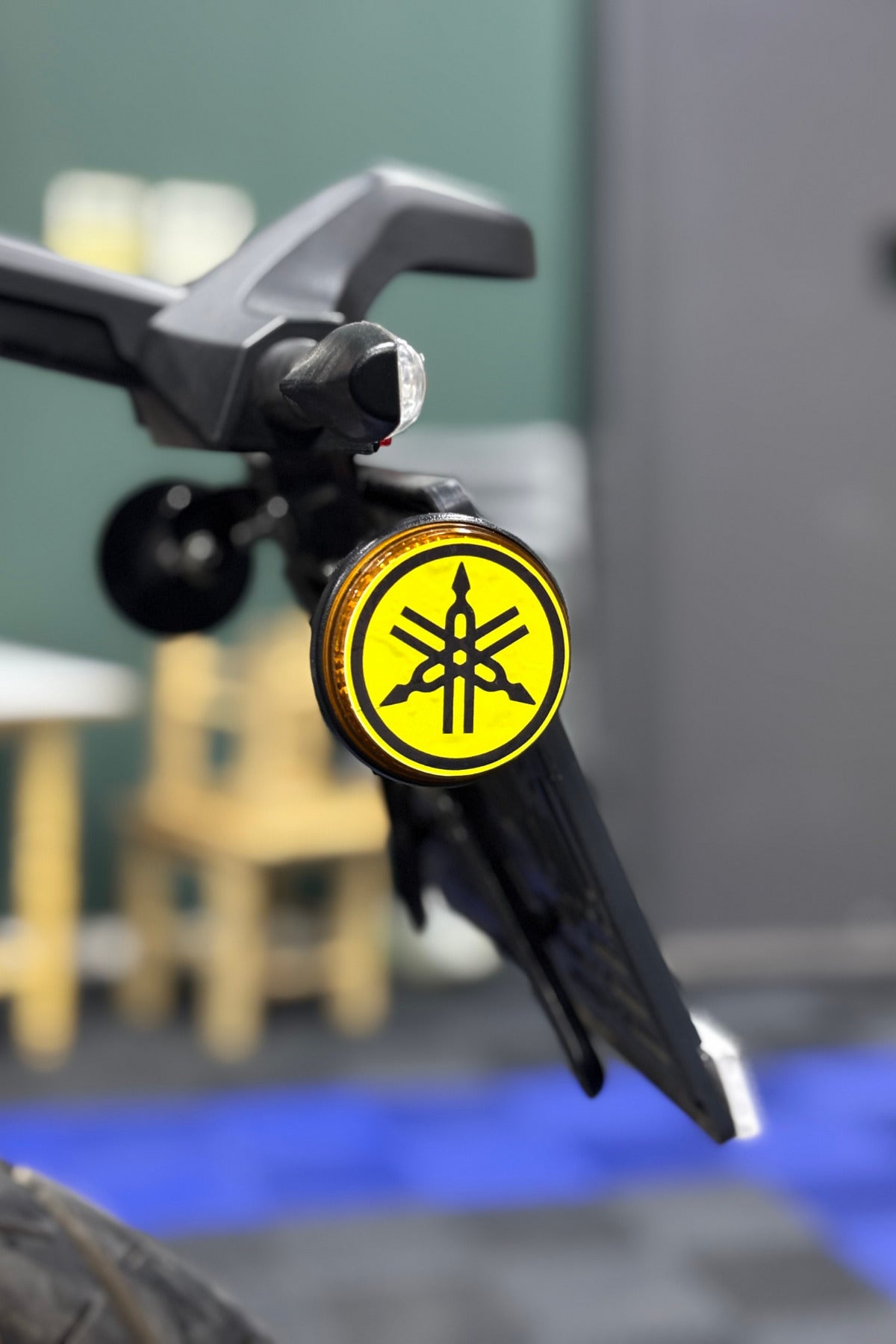 Yamaha Motosiklet Grubu Kedigözü Reflektörü için 5CMx5CM Sticker Etiket (2 Adet)