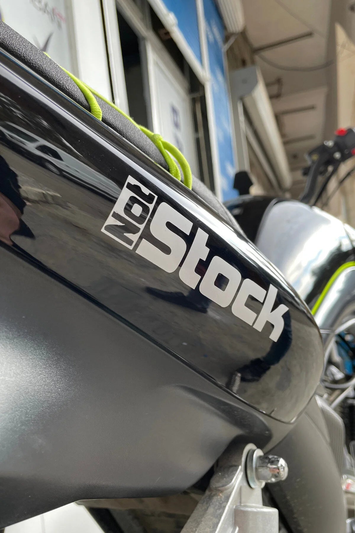 Dekoratif Motor ve Araba için Not Stock Etiketi (1 Adet)