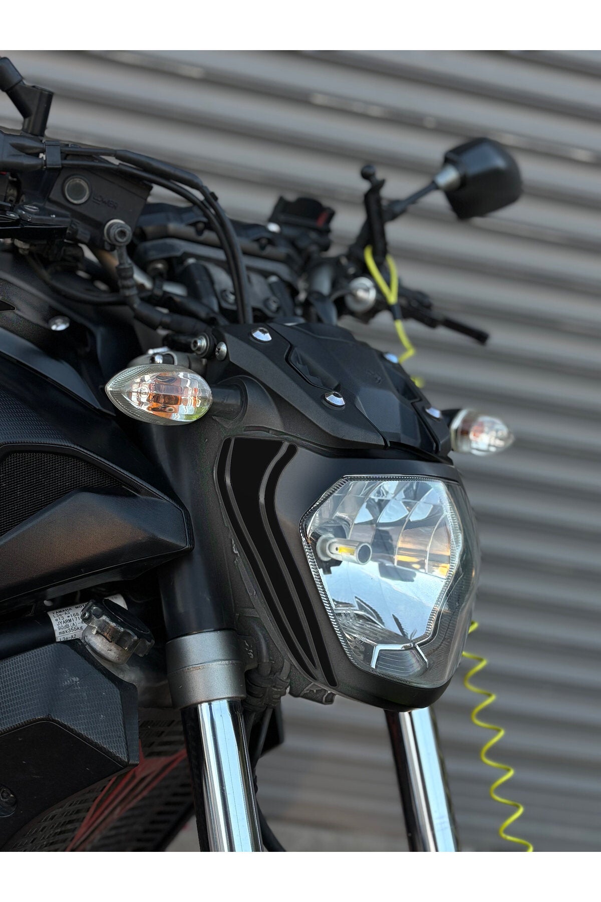 Yamaha MT-07 için Far Kaşı Sticker Etiket (Sağ ve Sol ) (2014-2017 Yılları Arası Uyumlu)