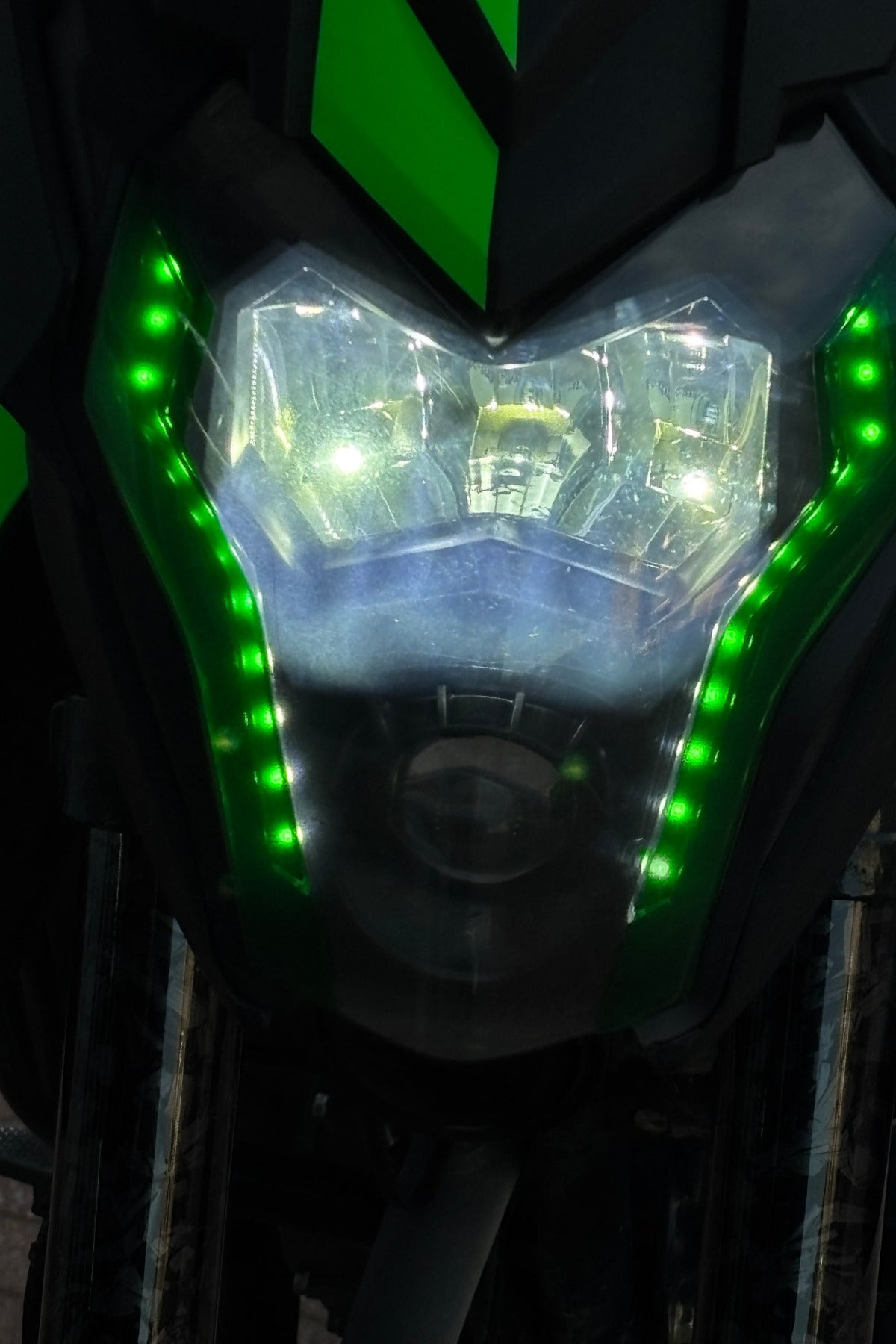 Arora Shark 125 için Far Filmi Sticker (Sağ-Sol)
