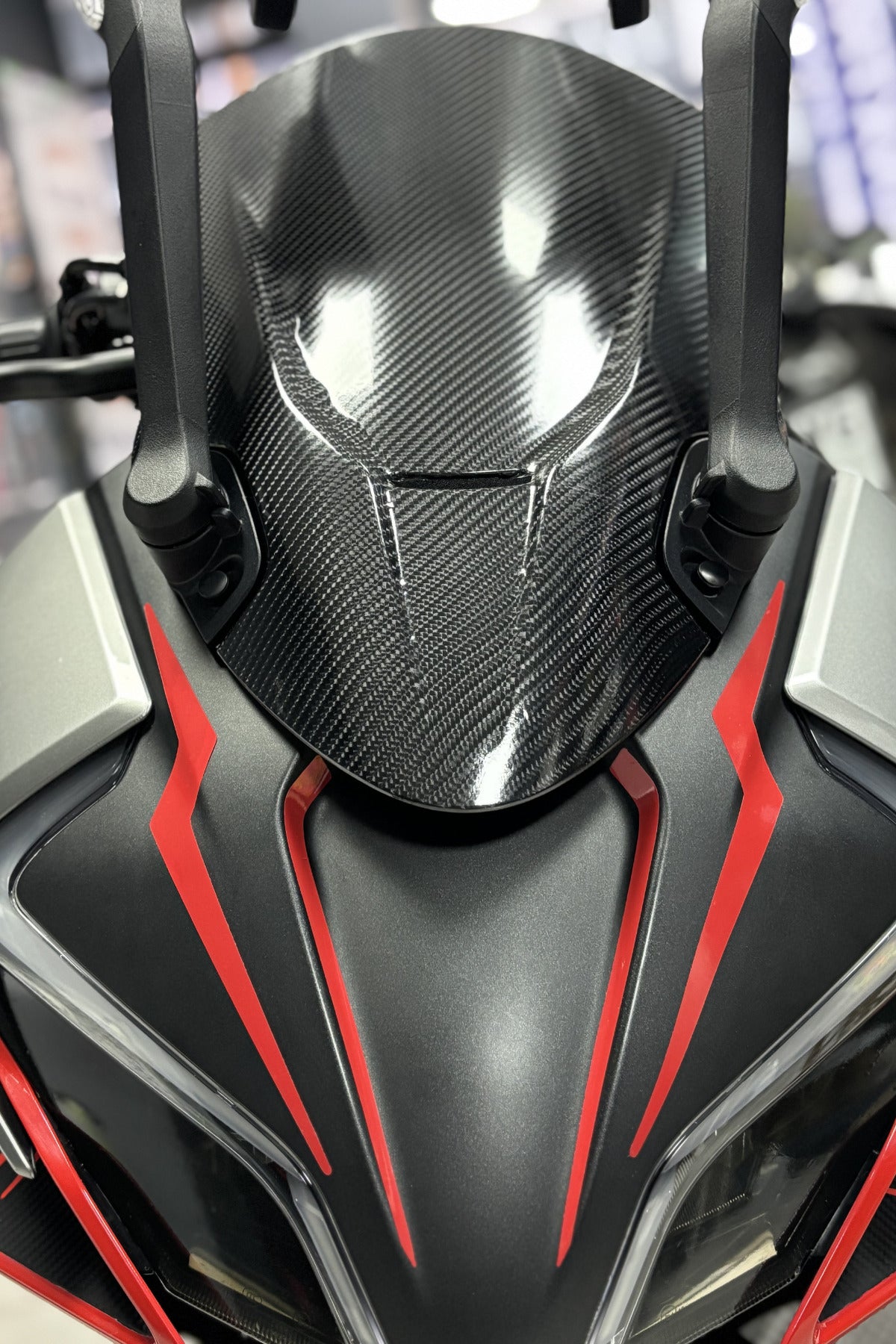 CF MOTO 450 SR için Kırmızı Renk Far Kaşı Sticker Etiket (4 Parça)