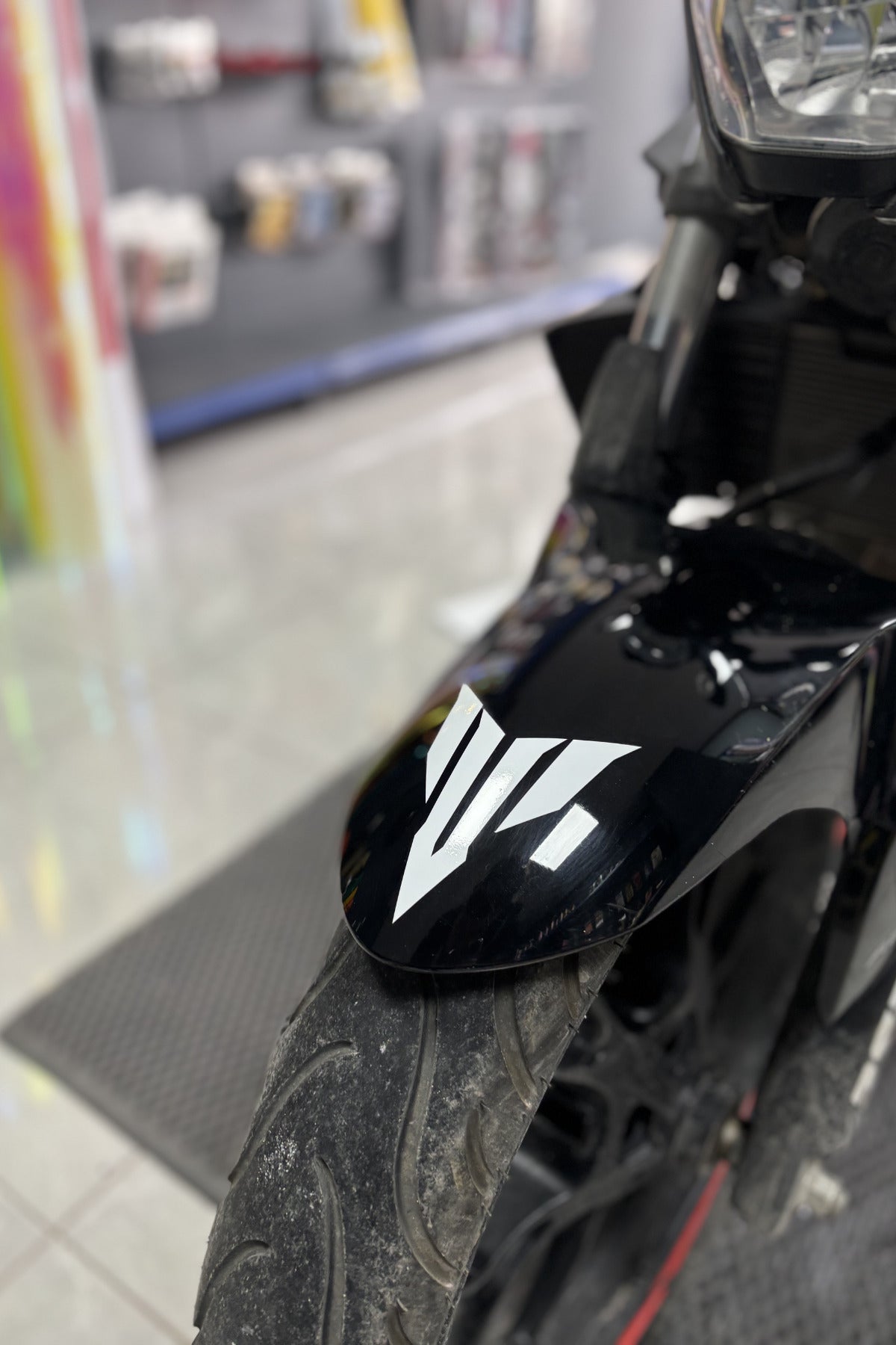 Motor ve Kask için Beyaz Renk MT Logo Sticker Etiket (10CM)