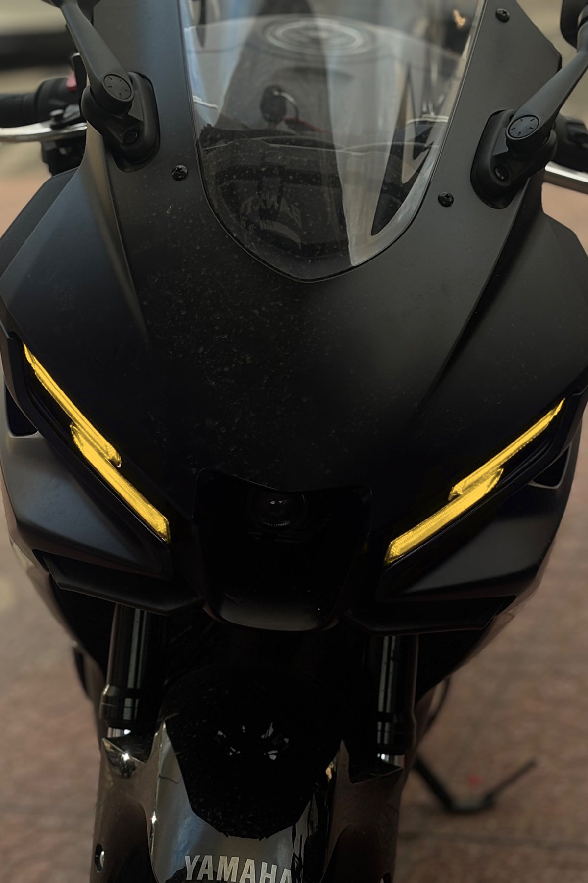 Yamaha R25 Yeni Kasa 2025-2026 Yılları Uyumlu Far Renklendirme Filmi Far Sticker