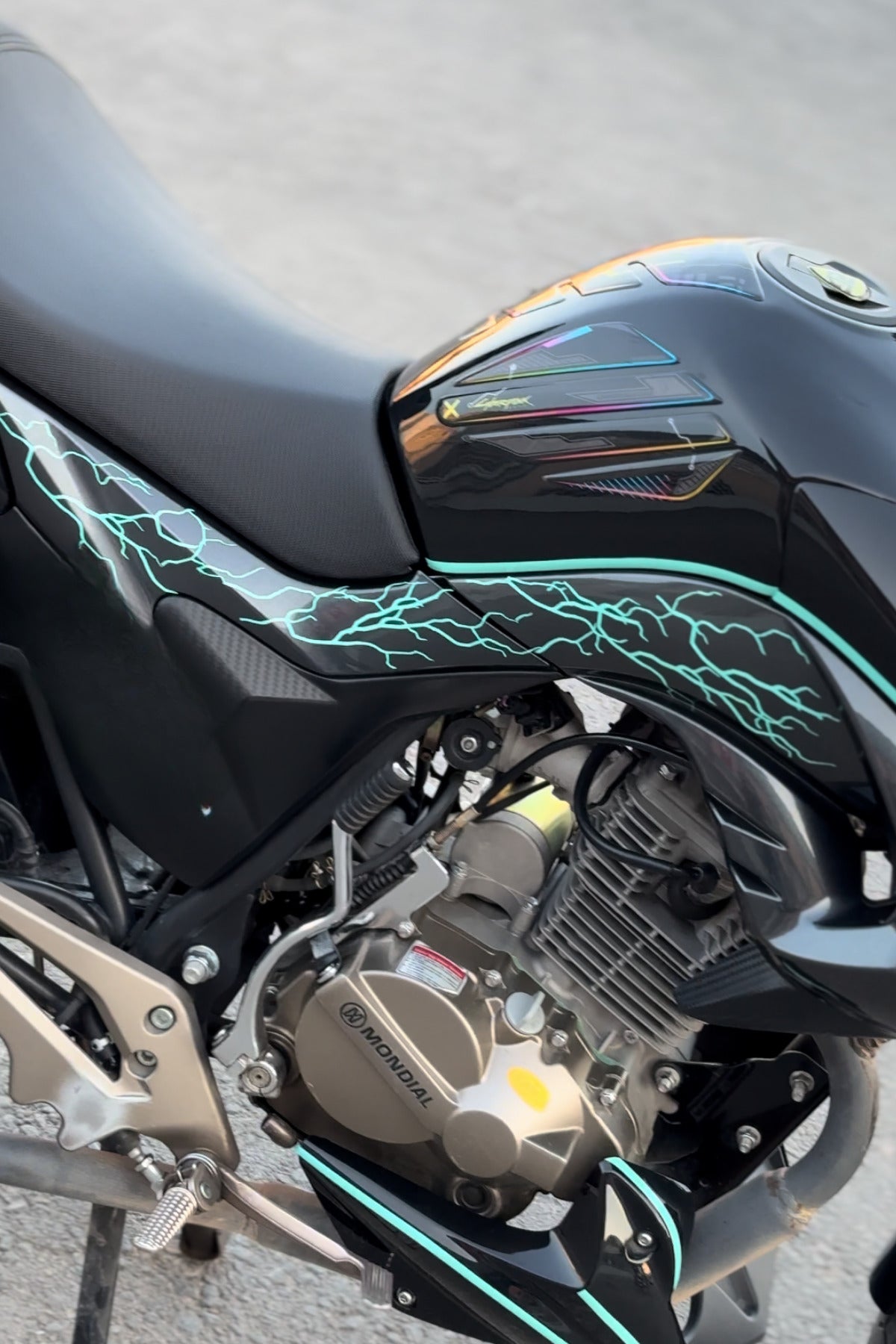 Motor-Kask için Nane Renk Yıldırım Şimşek Sticker Etiket (4 Parça )
