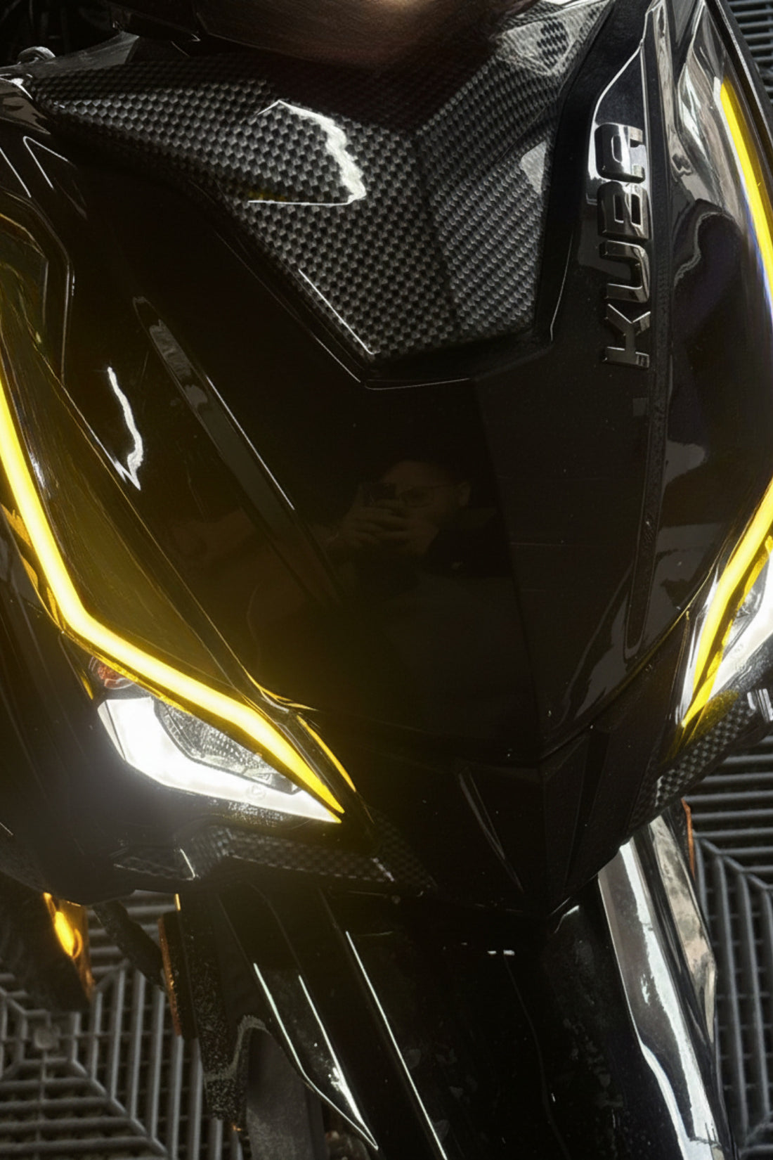 Kuba Crystal 50CC Motosiklet için Far Tasarım Gündüz Ledi için Far Sticker Etiket(Sağ ve Sol)