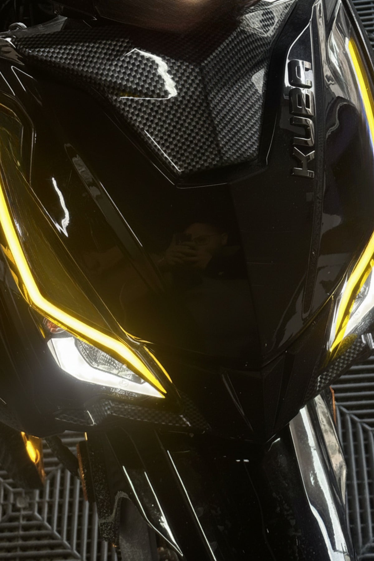 Kuba Crystal 50CC Motosiklet için Far Tasarım Gündüz Ledi için Far Sticker Etiket(Sağ ve Sol)