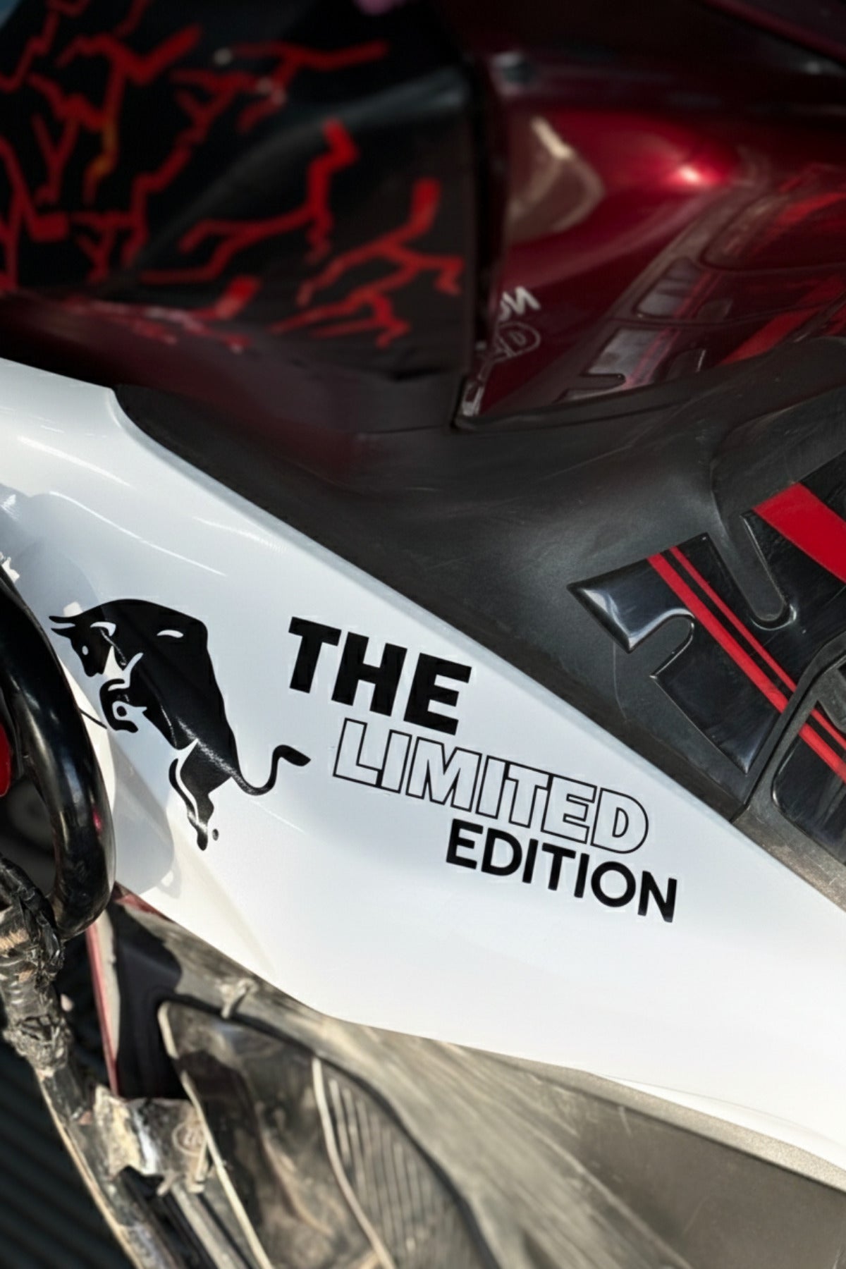 Honda PCX için Boğa Enerji Limited Edition Sticker Etiket (Tek Taraf)