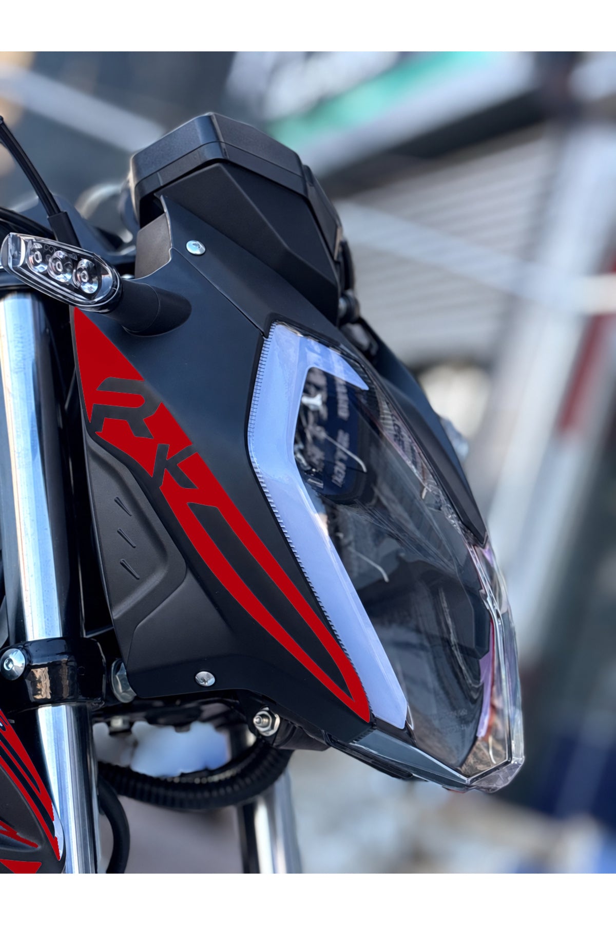 RKS RK125 için RK yazılı Far Kaşı Dekor Sticker (Sağ ve Sol )
