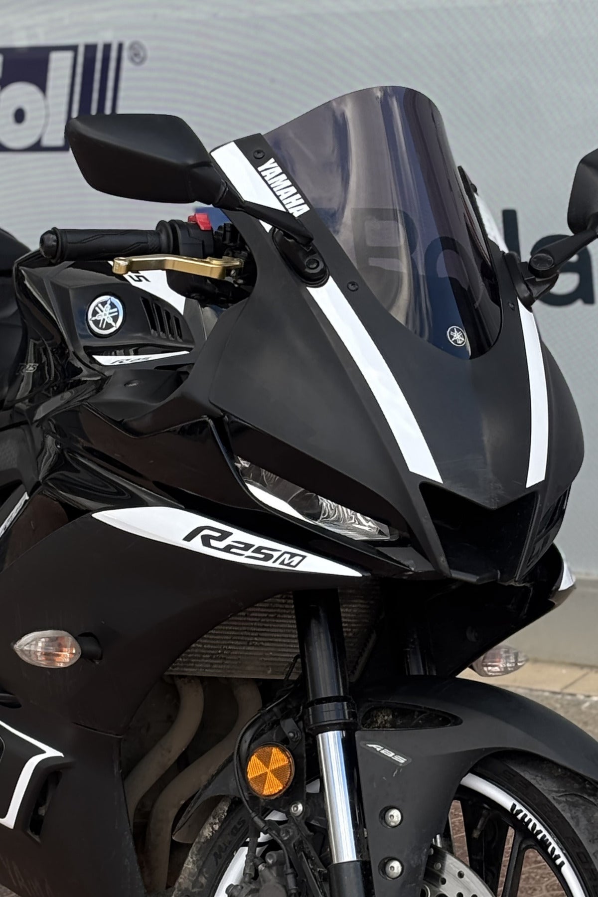 Yamaha R25 Motosiklet için Far Kısaltma Far Sticker Etiket (Sağ ve Sol)