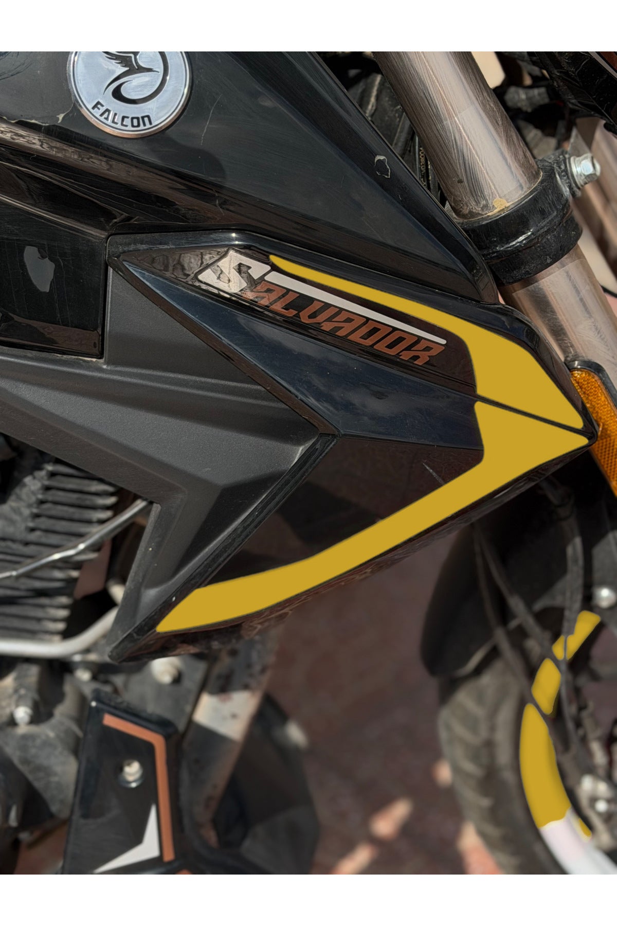 Falcon Salvador S188 Motosiklet için Ön Yan Panel Orijinal Renk Değişim Stickerları ( 4 Parça)