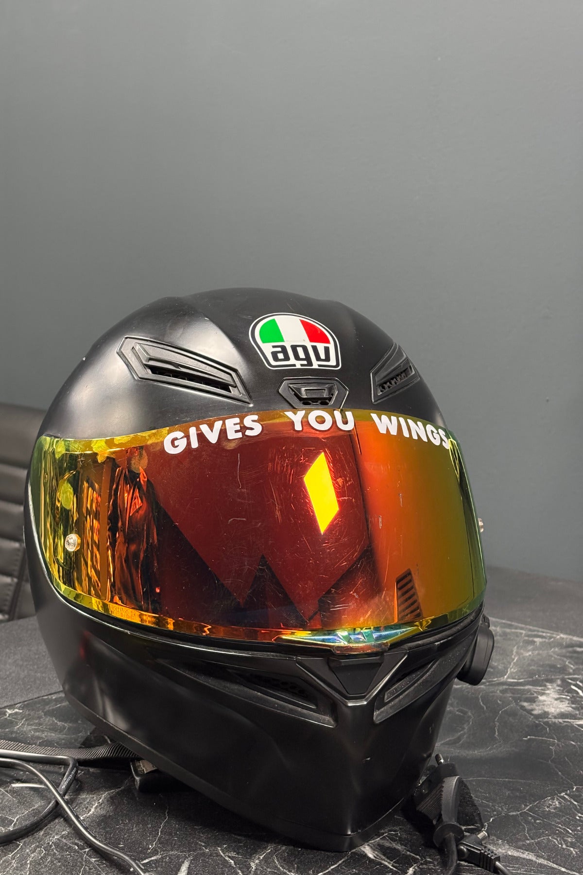Kask Vizörü için Beyaz Renk  Gives You Wings Sticker Etiket (1 Adet) (18CMx2CM)