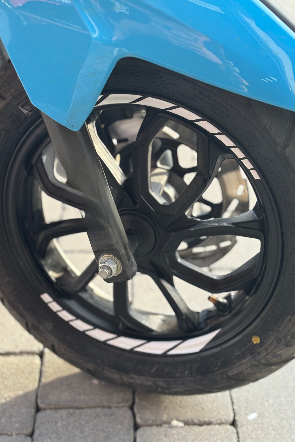 Scooter Jant için Uyumlu Beyaz Renk Kesikli Jant Şeridi Sticker Seti (8 Parça)