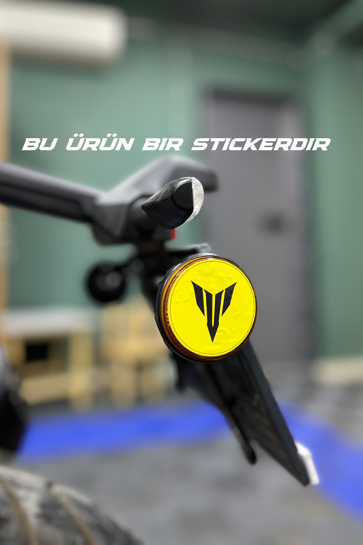 Motosiklet Kedigözü Reflektörü için 5CMx5CM MT Logolu Sticker Seti (2 Adet)