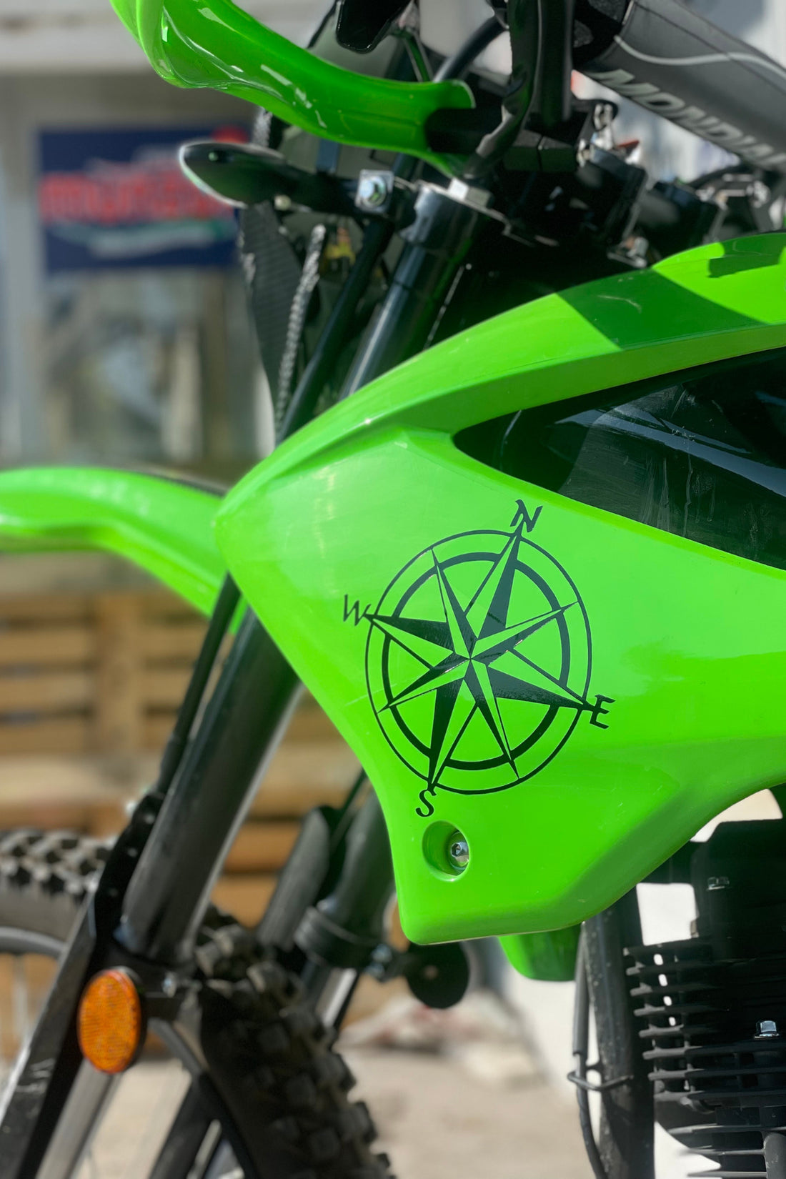 Araba-Motor-Pickup için Arazi Stili Siyah Pusula Sticker Offroad Sticker Etiket 15CMx15CM