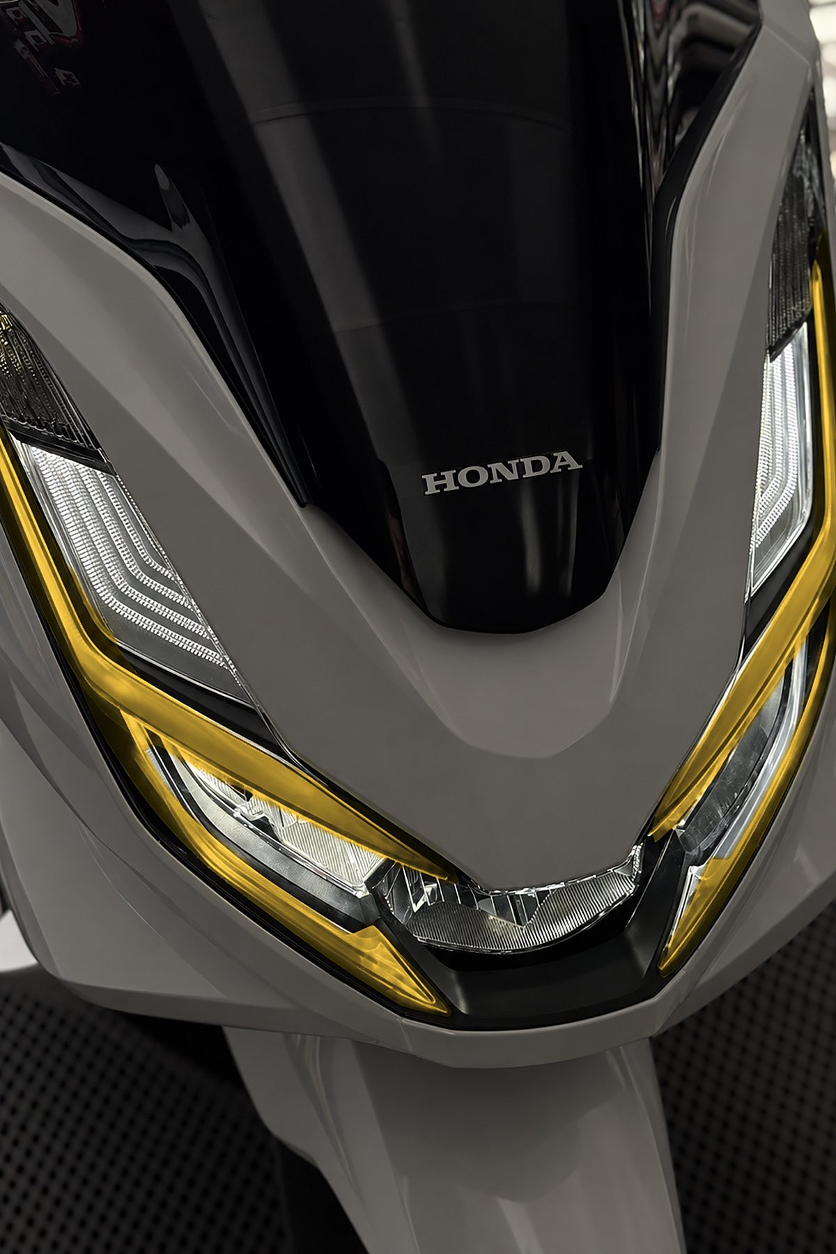 Honda PCX İnce Kesim Far Filmi Far Tasarım Sticker Etiket (2021-2022-2023-2024 Uyumlu)