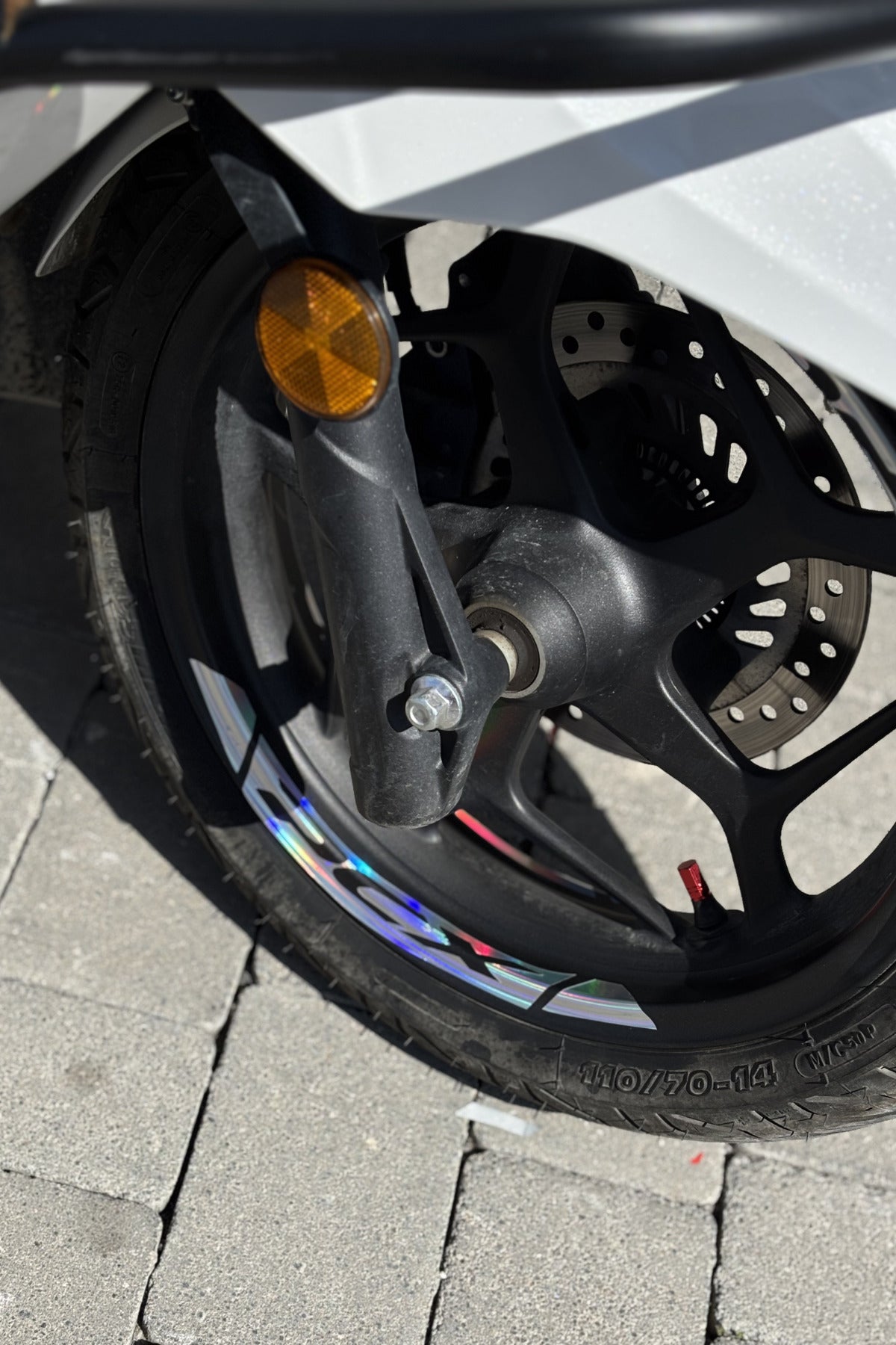 Honda PCX Tüm Yıllar için Uyumlu Hologramlı Jant Şeridi Sticker Seti (8'li)