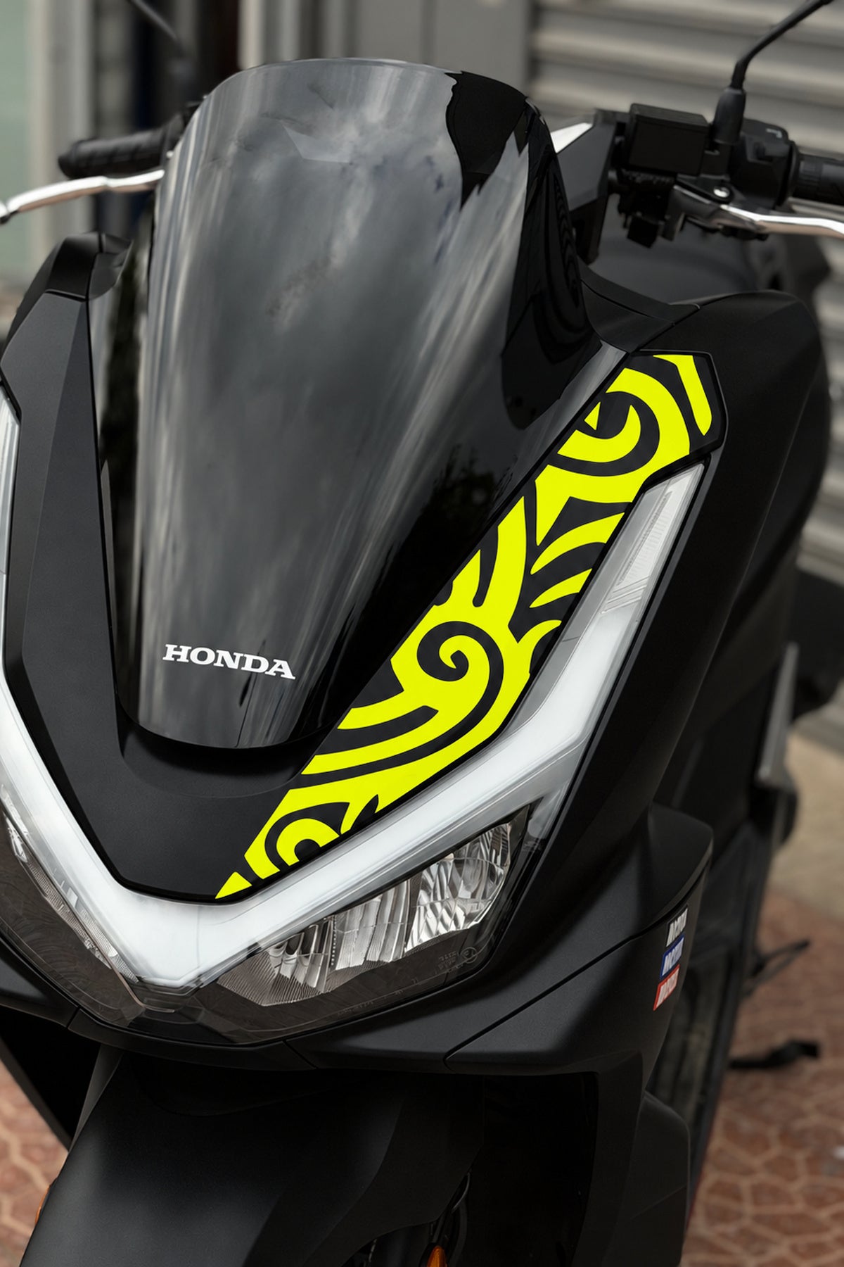 Honda PCX Deluxe 2025-2026 Yeni Kasa için Dövme Tribal Desen Sticker Etiket (1 Adet)