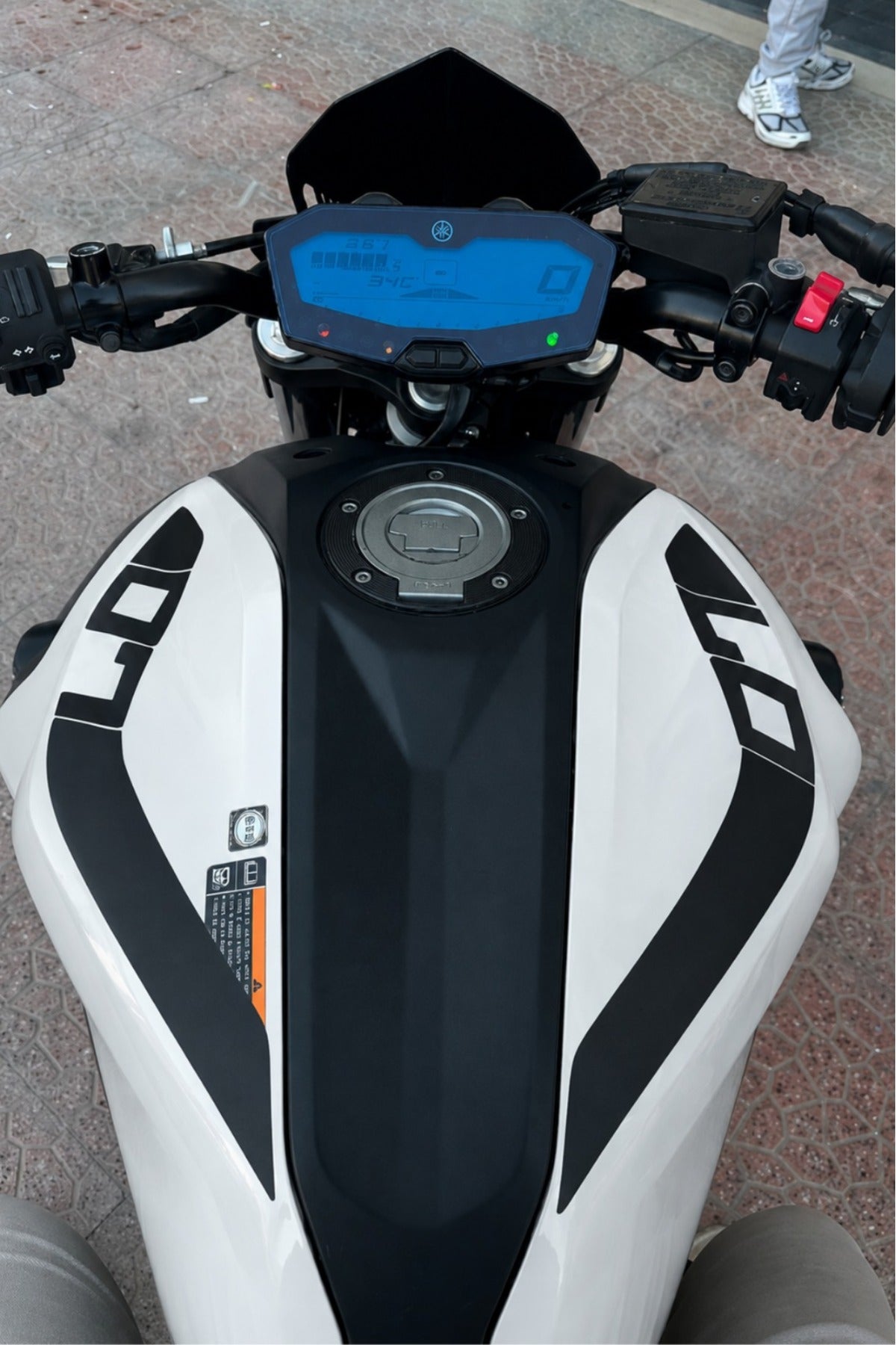 Yamaha MT-07 için Siyah Renk Depo Kordon Sticker Etiket (2018-2020) Yılları için Uyumlu