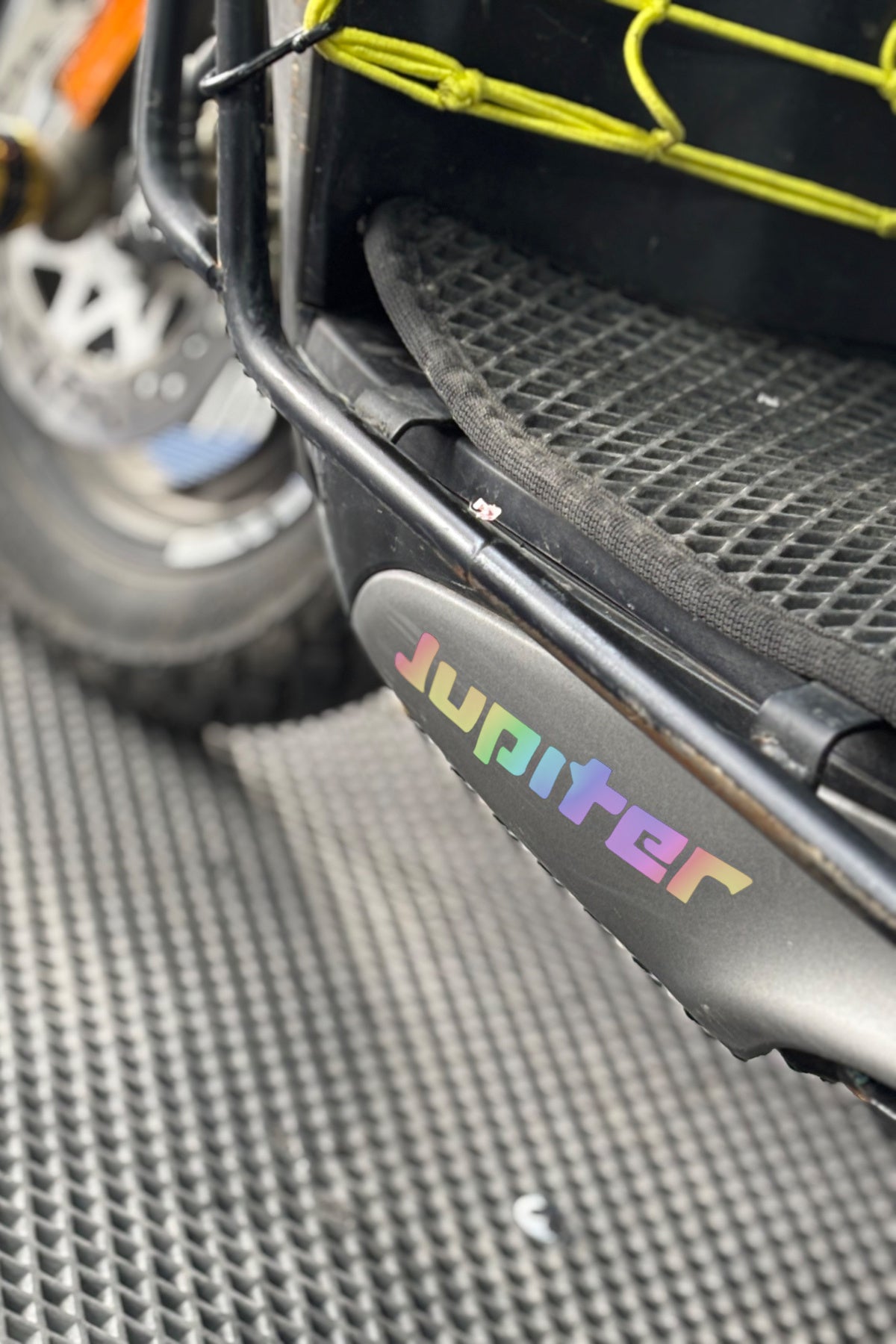 TVS Jupiter 125 için Alt Sakal Jupiter Yazıları Sticker (15CMx3CM)(2 Adet)